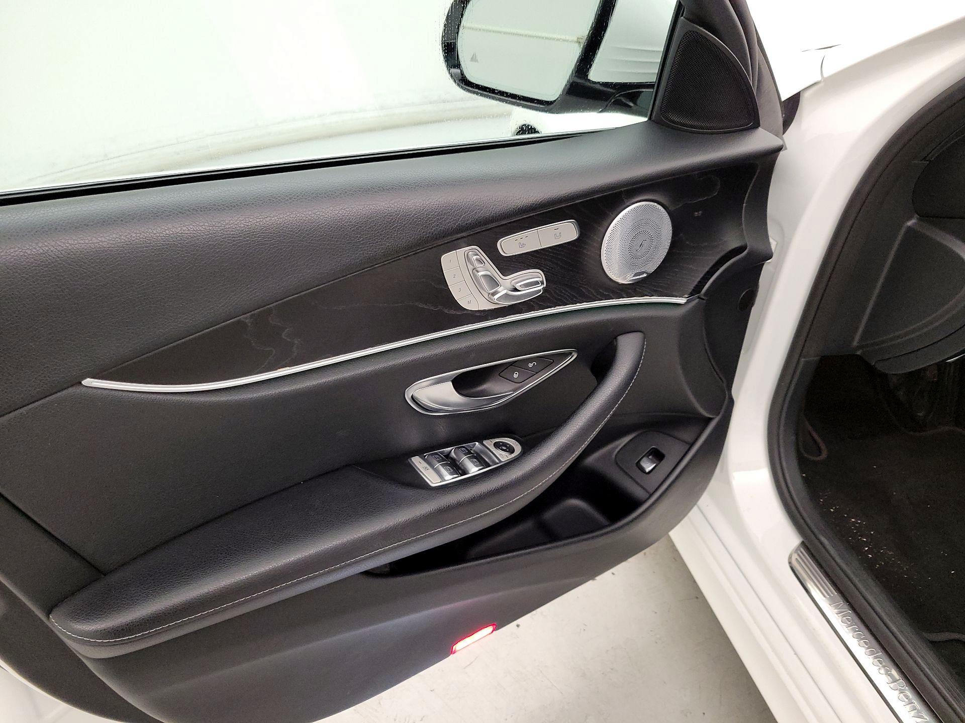 Thumbnail: 2019 Mercedes-Benz E-Class - 12