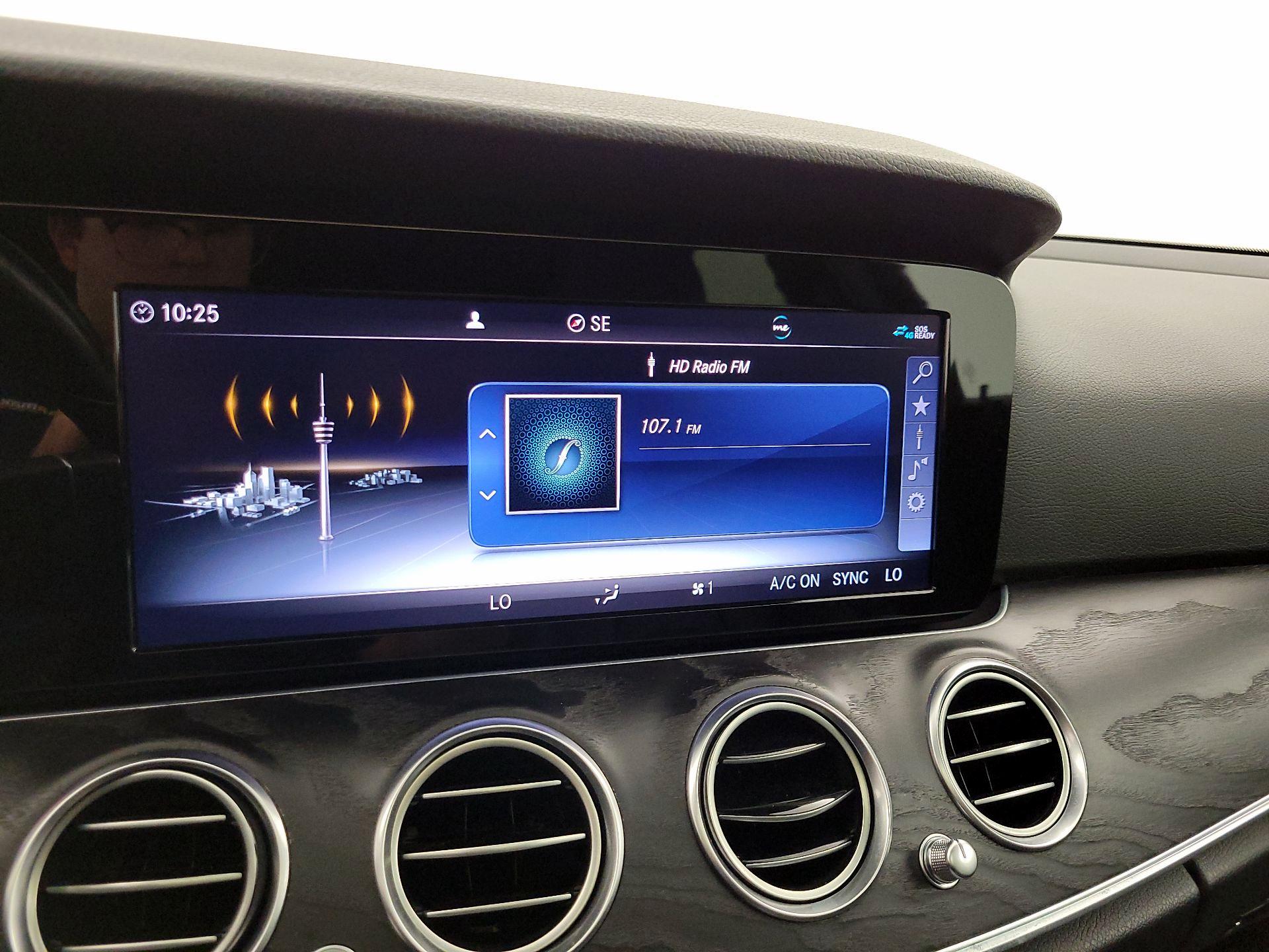 Thumbnail: 2019 Mercedes-Benz E-Class - 16