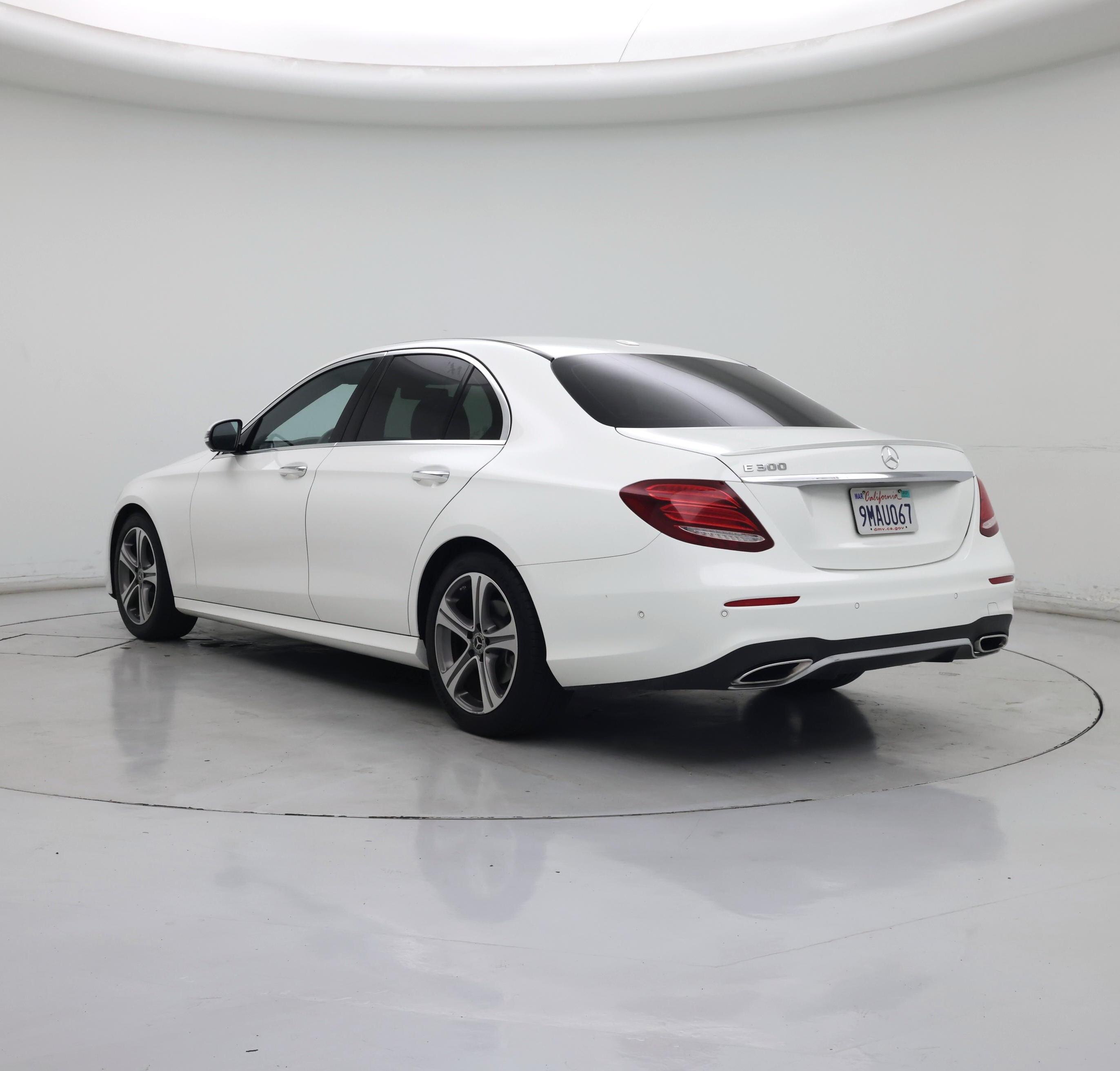 Thumbnail: 2019 Mercedes-Benz E-Class - 2