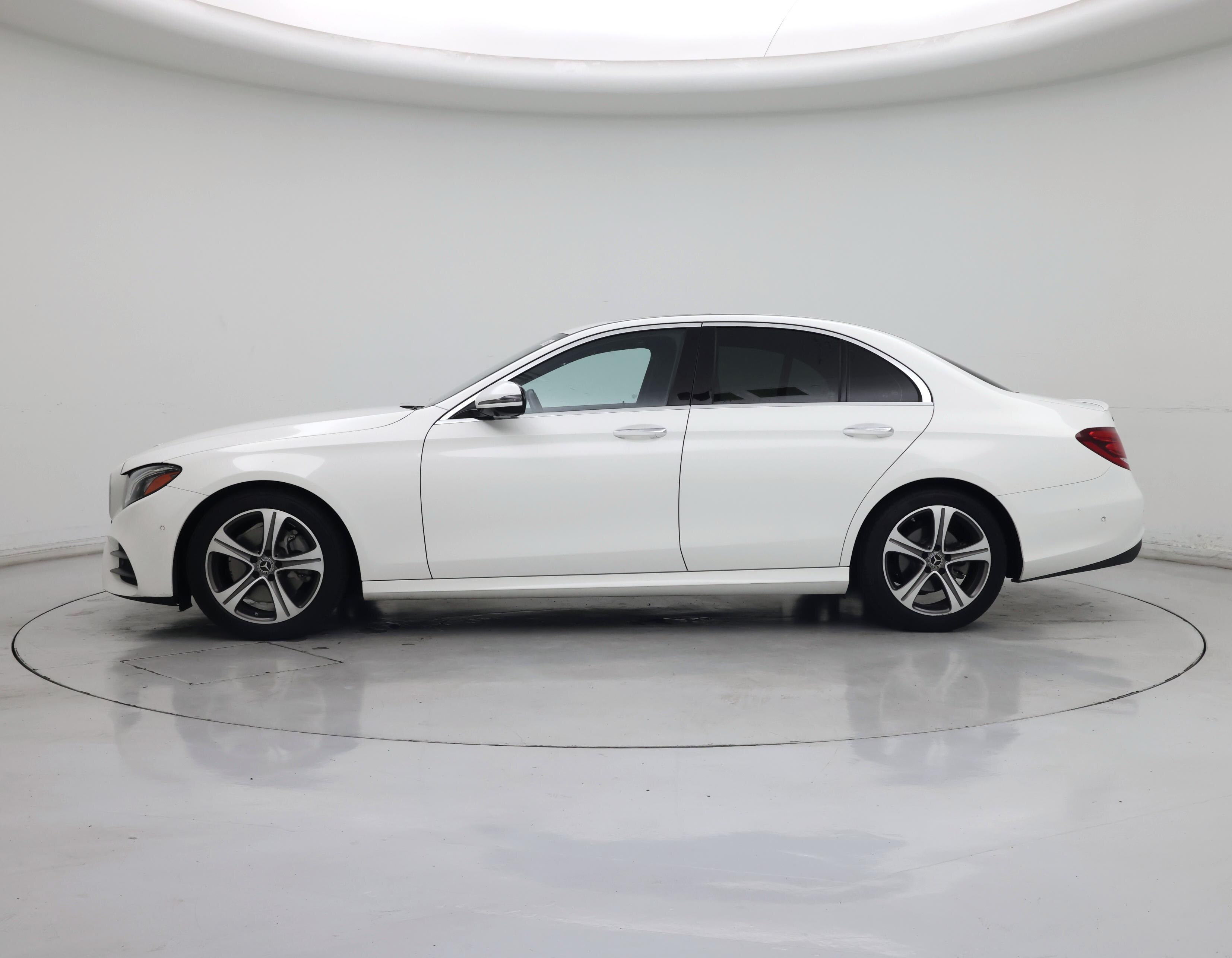 Thumbnail: 2019 Mercedes-Benz E-Class - 3