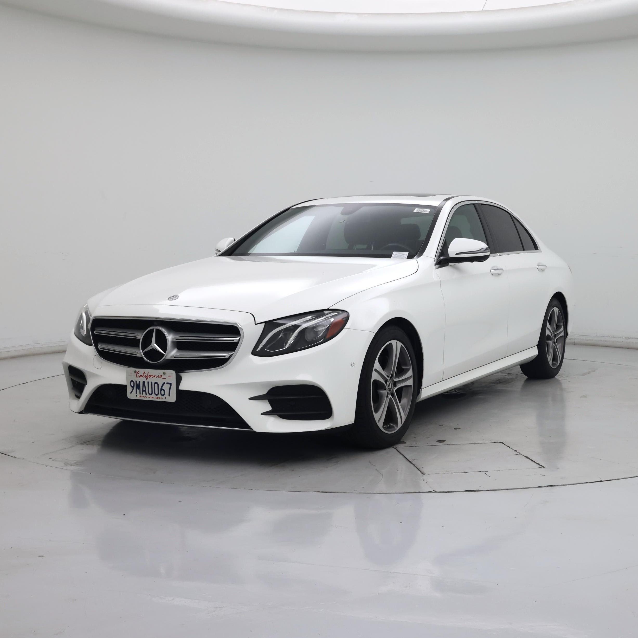 Thumbnail: 2019 Mercedes-Benz E-Class - 4