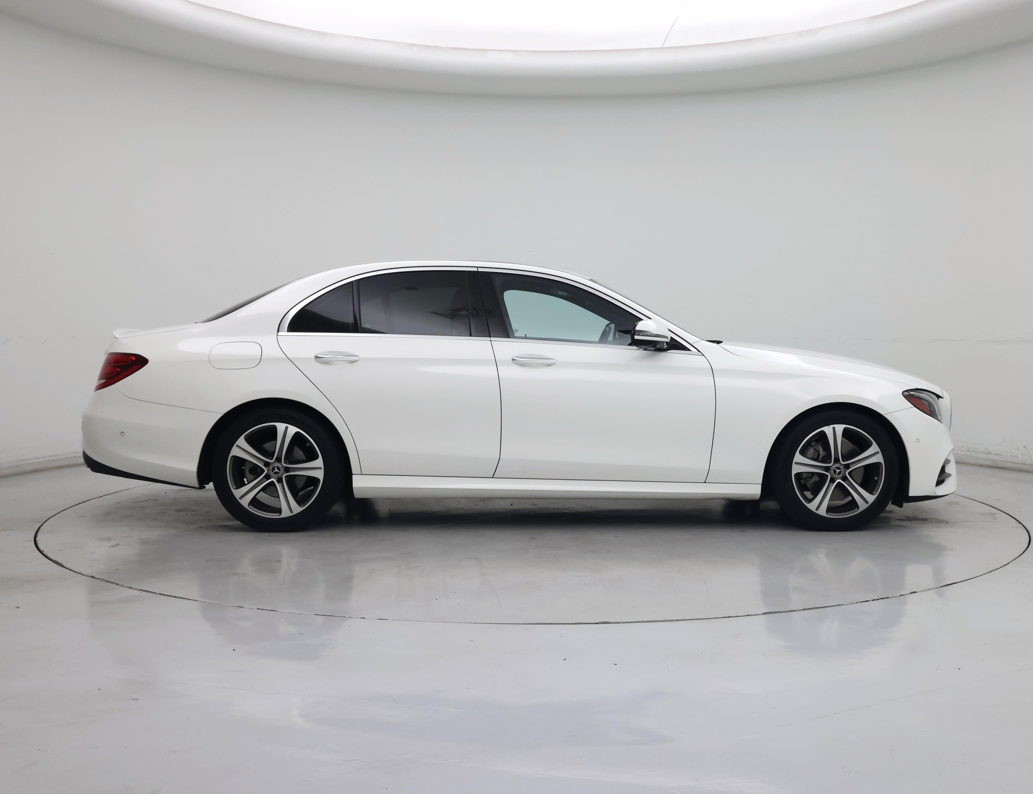 Thumbnail: 2019 Mercedes-Benz E-Class - 7