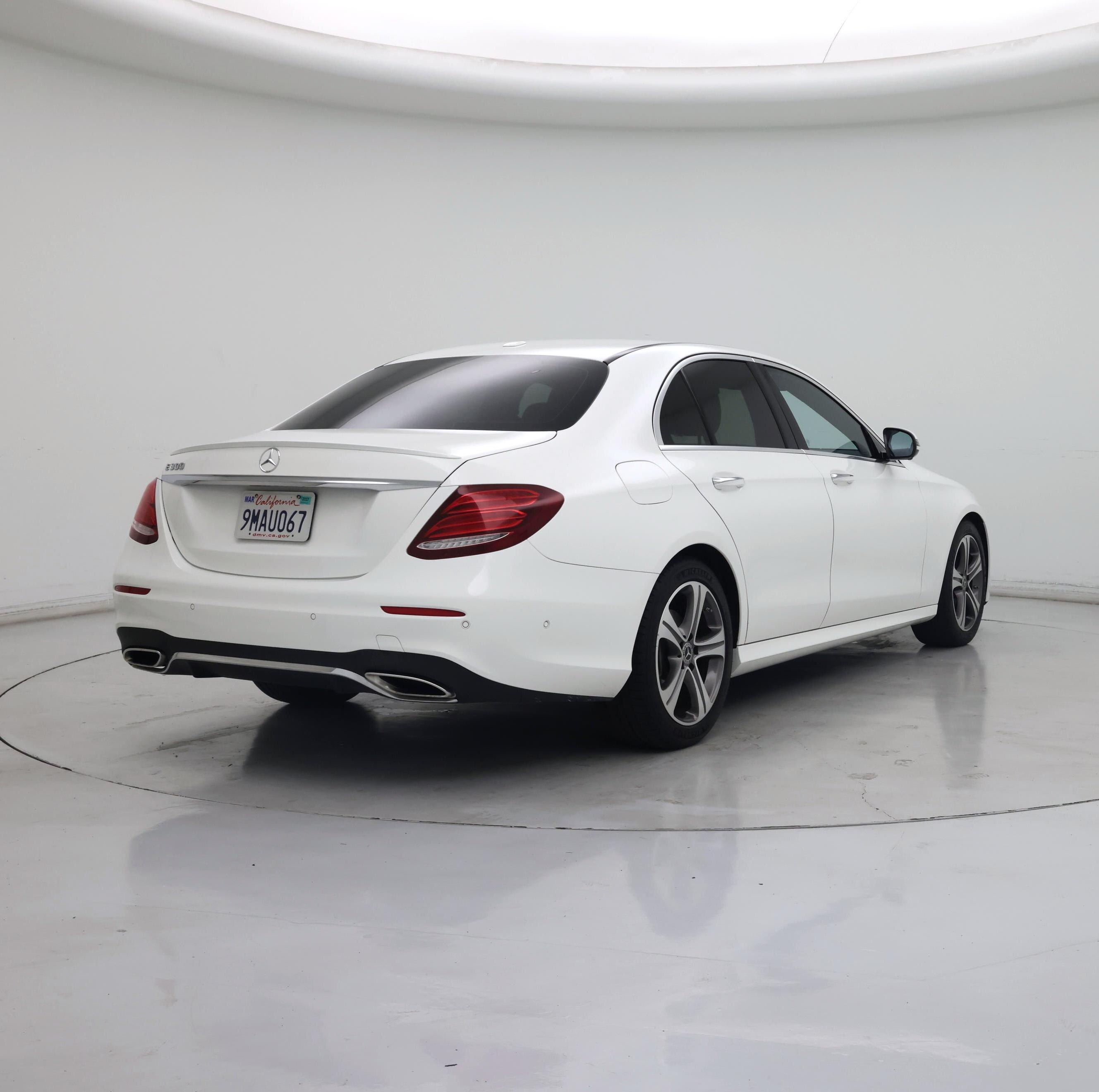 Thumbnail: 2019 Mercedes-Benz E-Class - 8