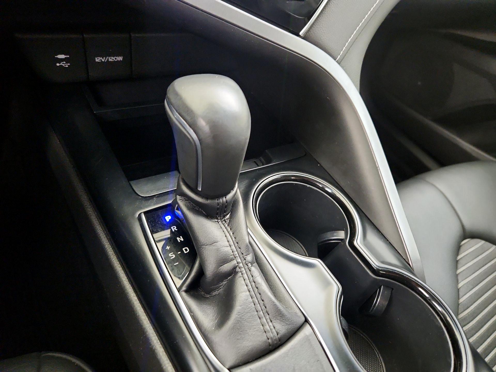Thumbnail: 2018 Toyota Camry - 17