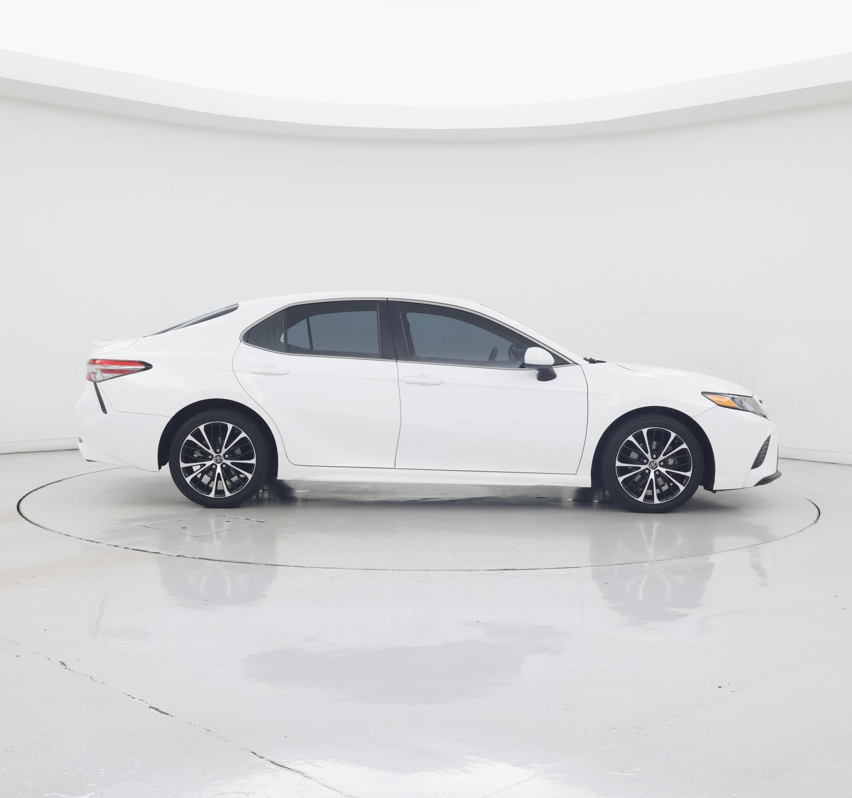 Thumbnail: 2018 Toyota Camry - 7