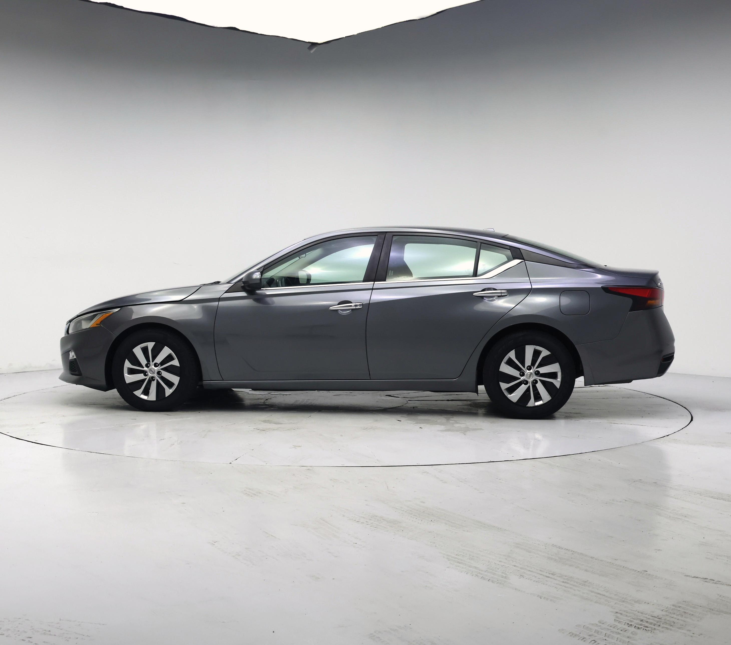 Thumbnail: 2020 Nissan Altima - 3