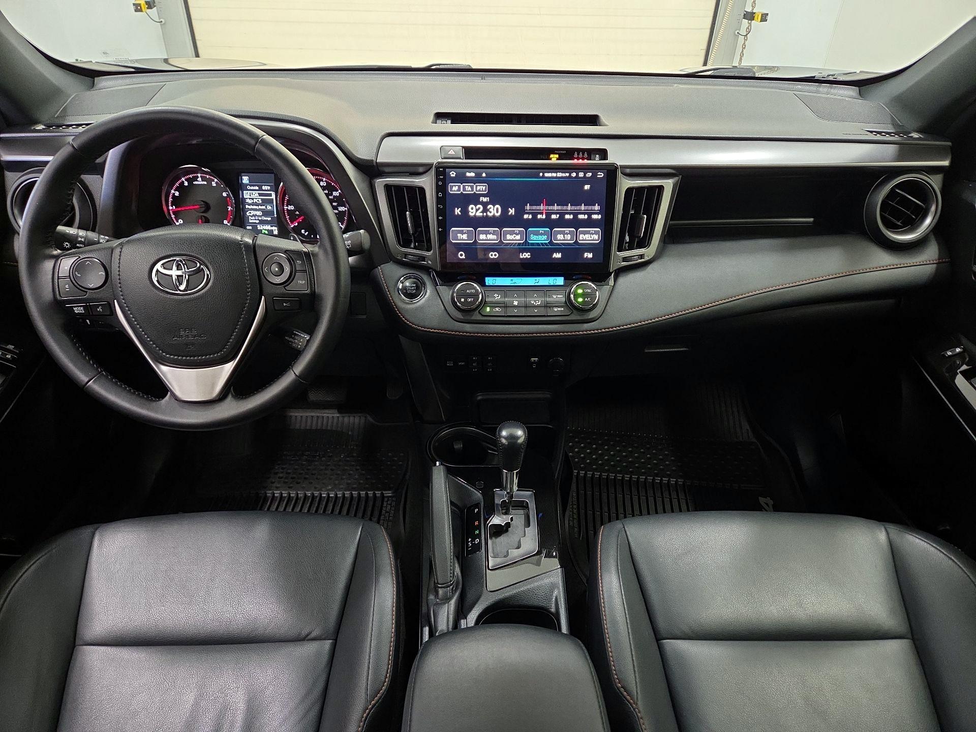 Thumbnail: 2017 Toyota RAV4 - 9