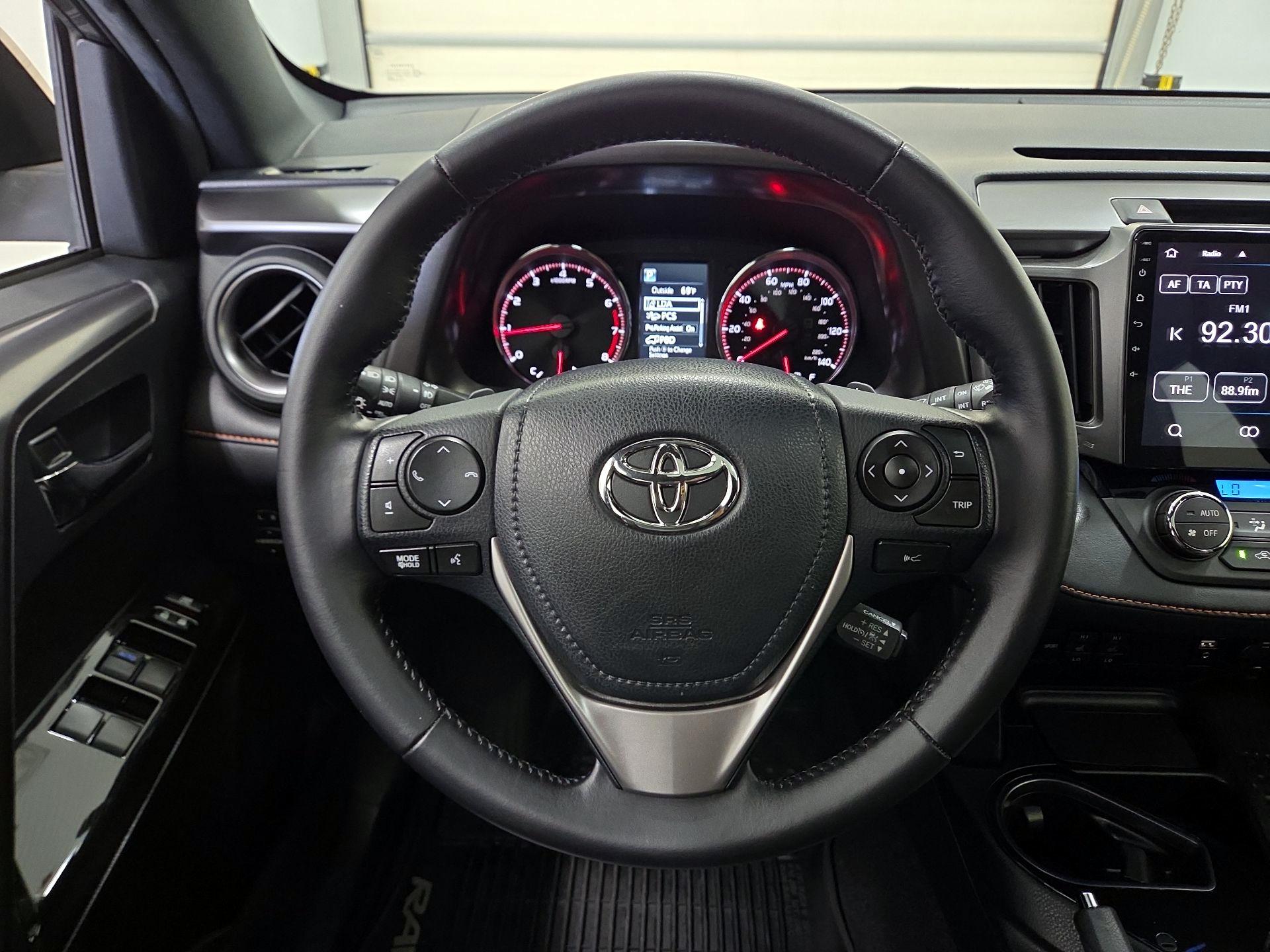 Thumbnail: 2017 Toyota RAV4 - 10