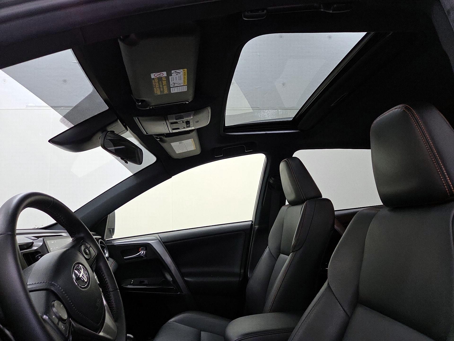 Thumbnail: 2017 Toyota RAV4 - 19
