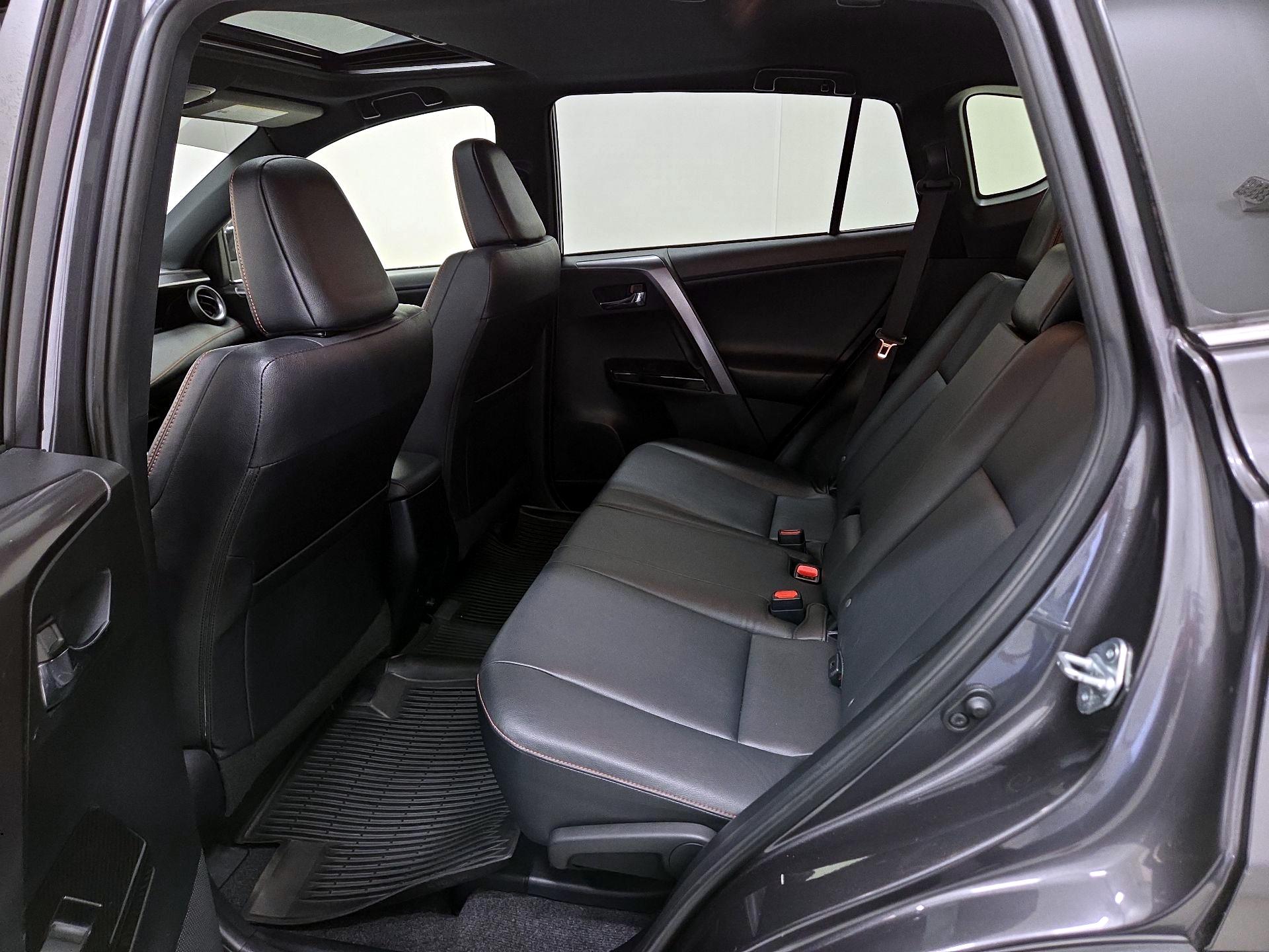 Thumbnail: 2017 Toyota RAV4 - 20