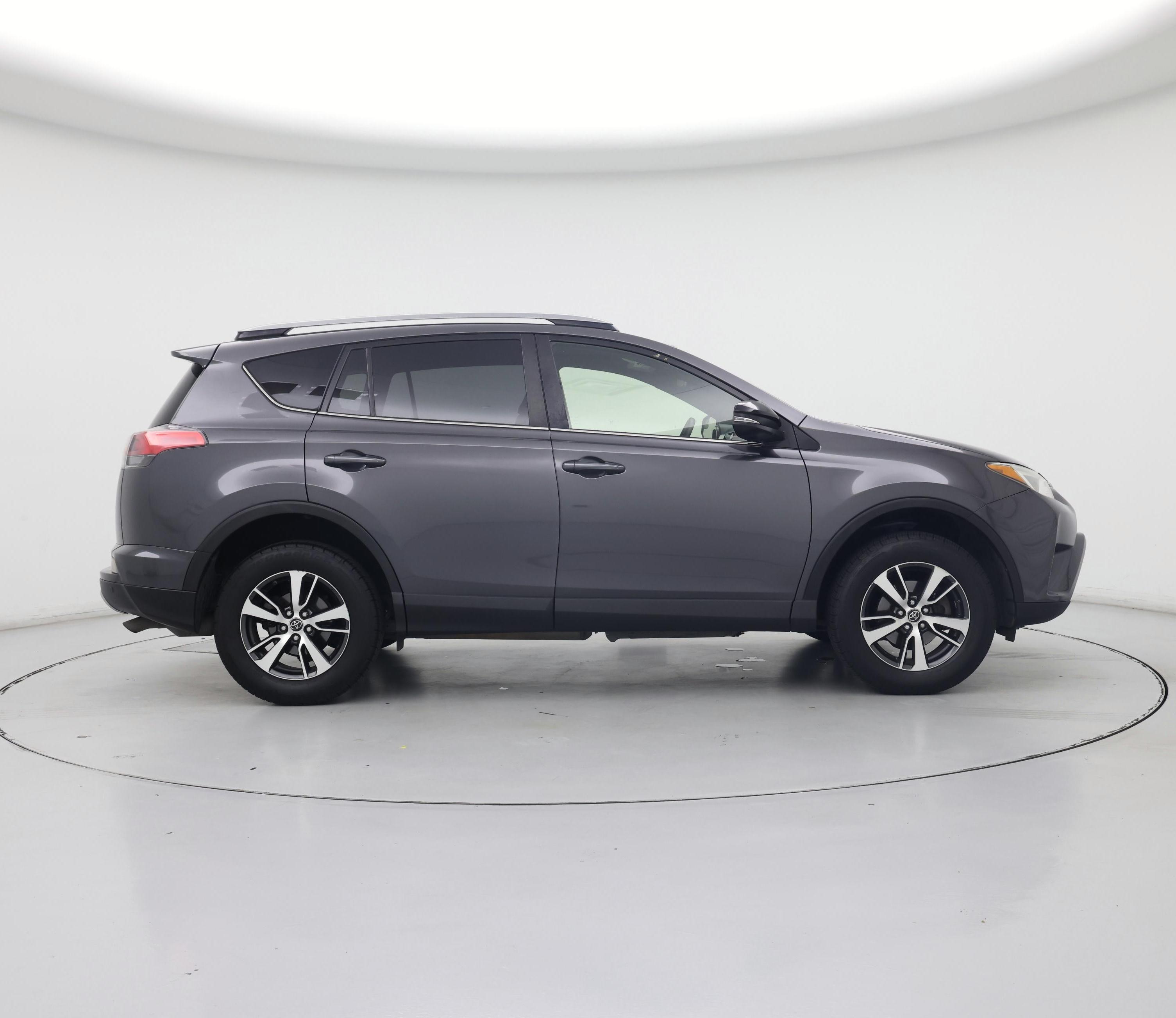 Thumbnail: 2017 Toyota RAV4 - 7