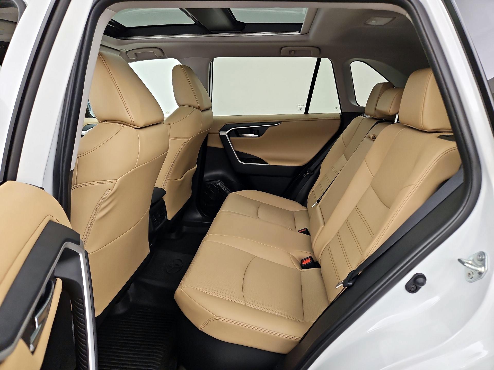 Thumbnail: 2024 Toyota RAV4 - 20