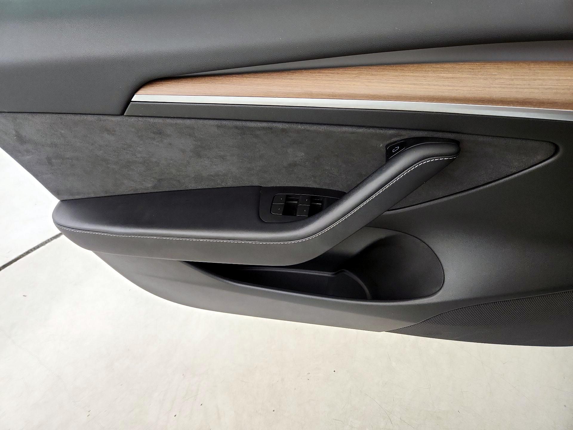 Thumbnail: 2023 Tesla Model 3 - 12