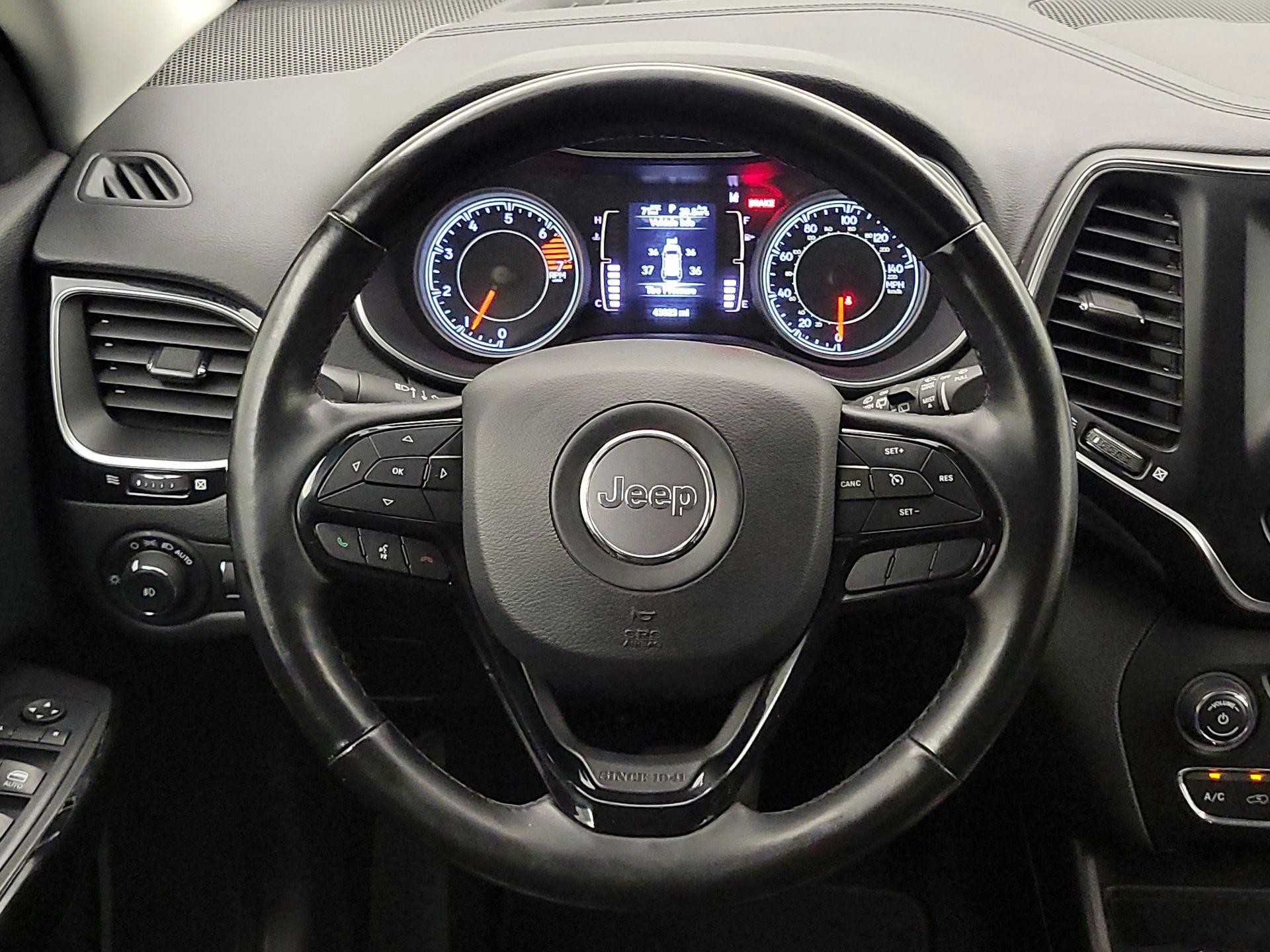 Thumbnail: 2021 Jeep Cherokee - 10