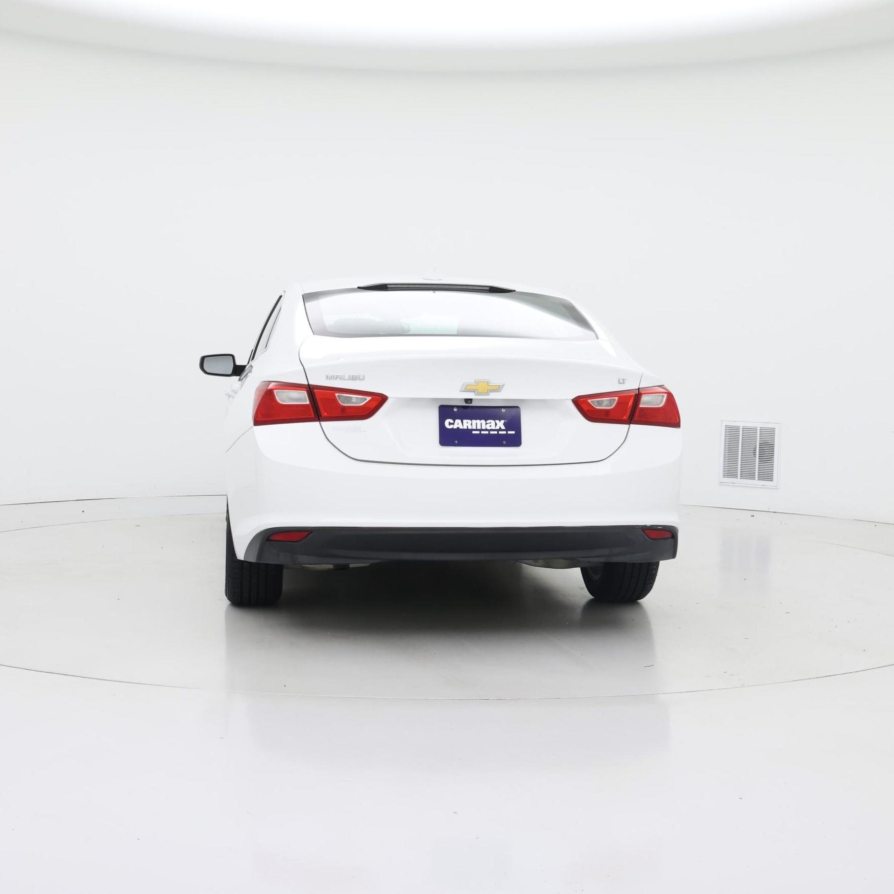 Thumbnail: 2017 Chevrolet Malibu - 6