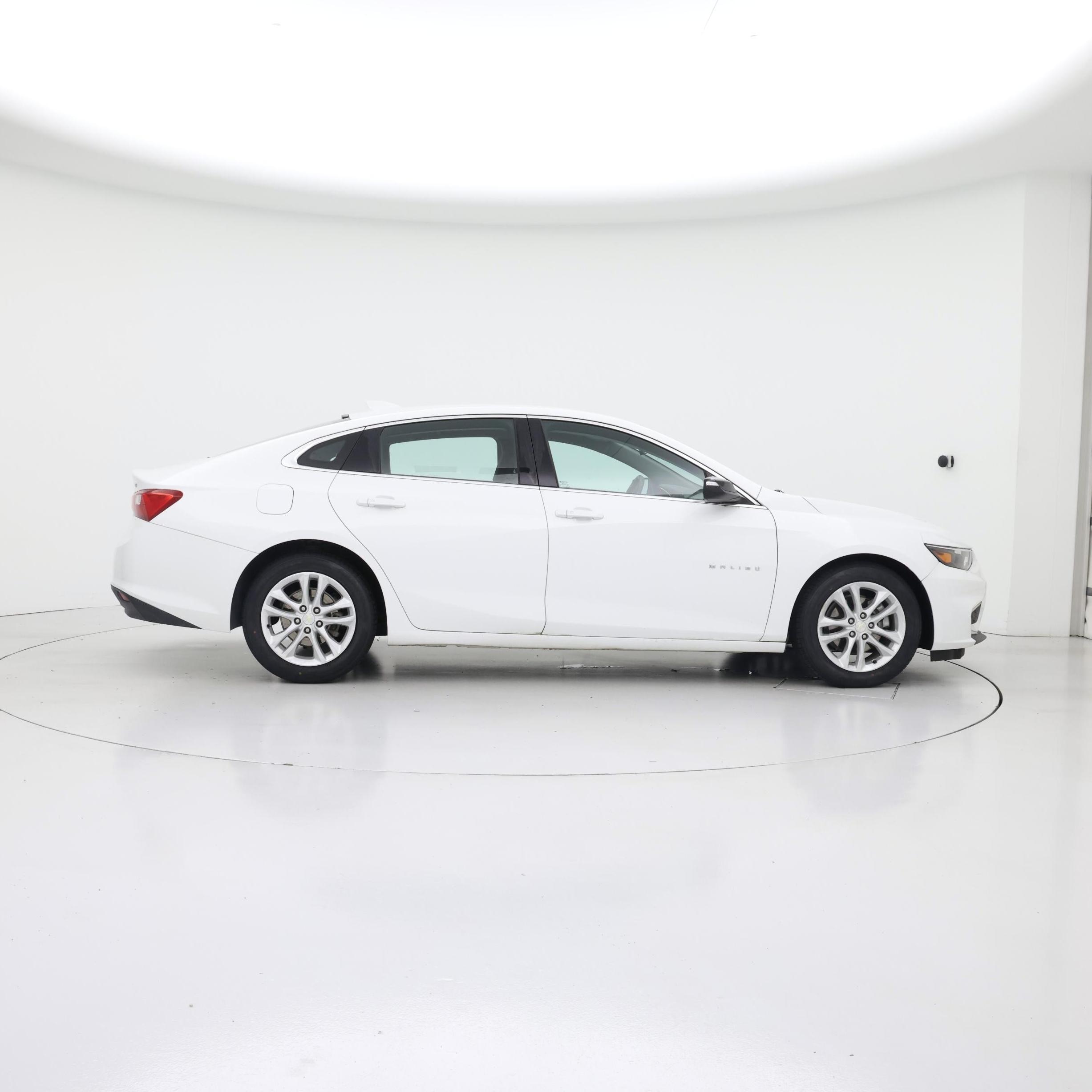 Thumbnail: 2017 Chevrolet Malibu - 7