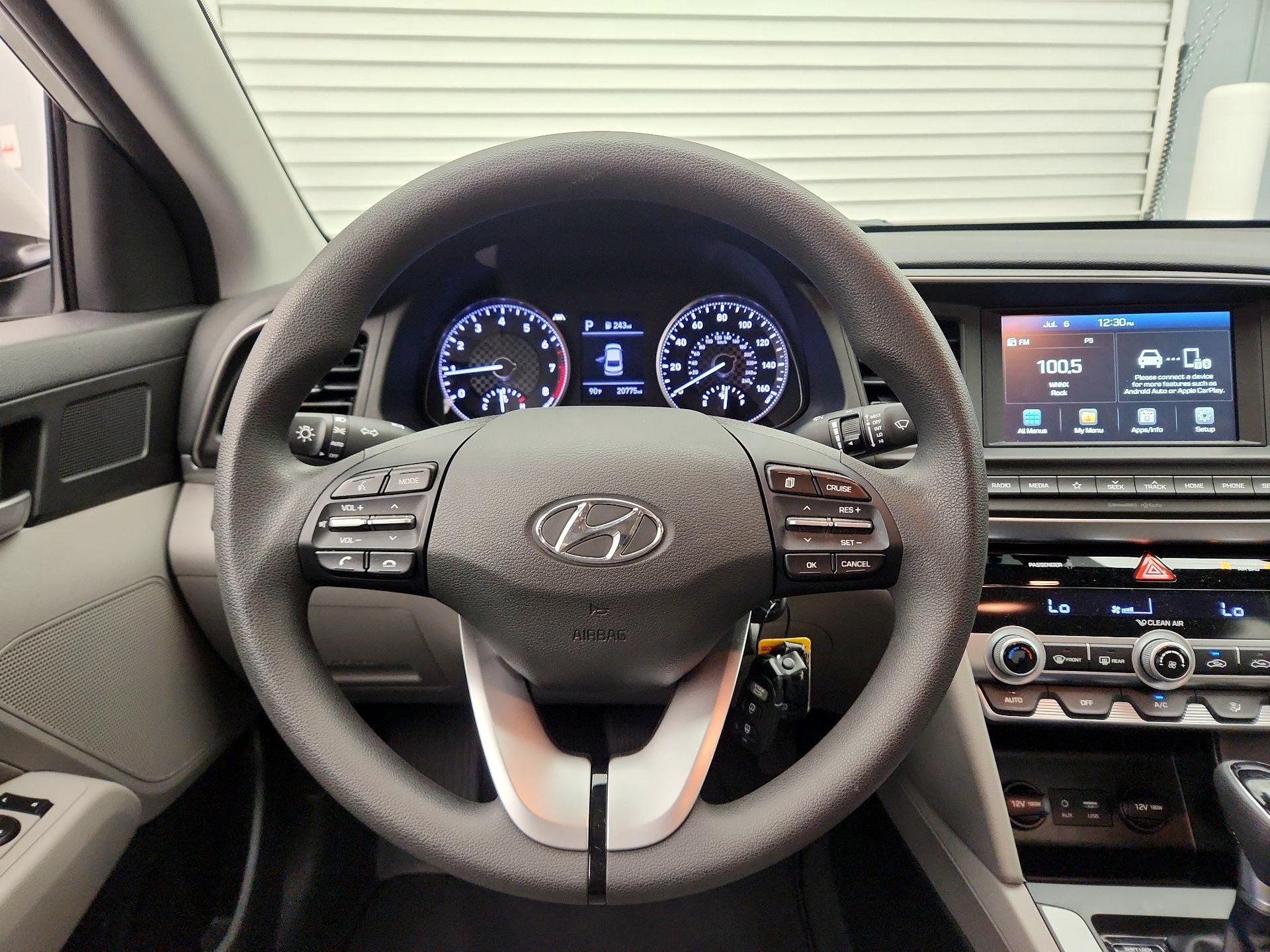 Thumbnail: 2020 Hyundai Elantra - 10