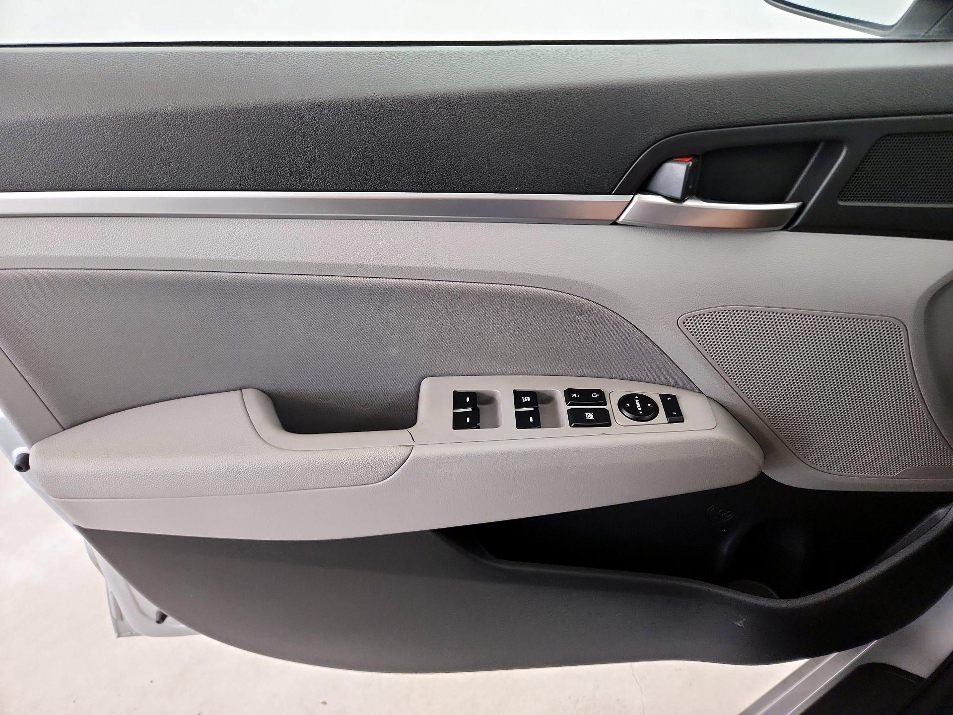 Thumbnail: 2020 Hyundai Elantra - 12