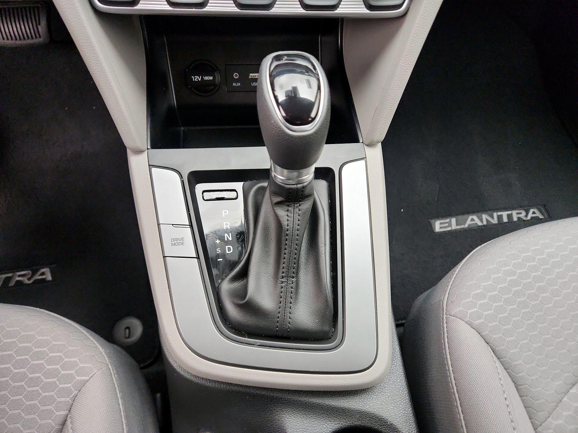Thumbnail: 2020 Hyundai Elantra - 17