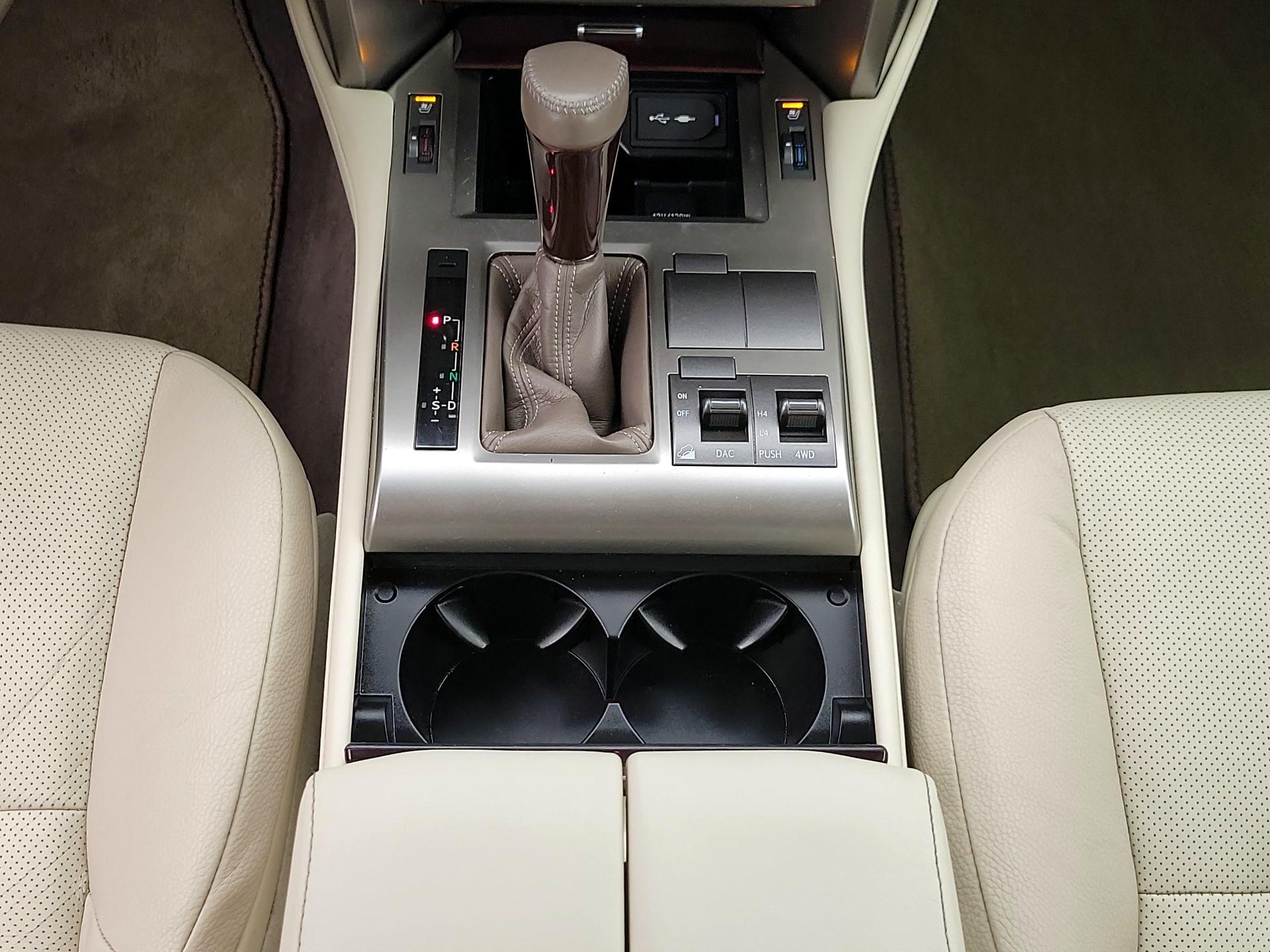 Thumbnail: 2019 Lexus GX - 18