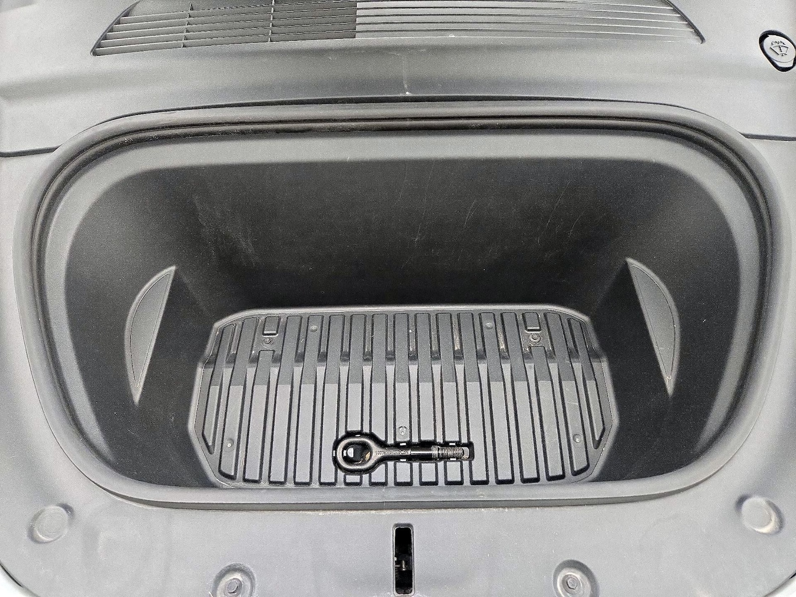 2021 Tesla Model Y Long Range - Photo 24