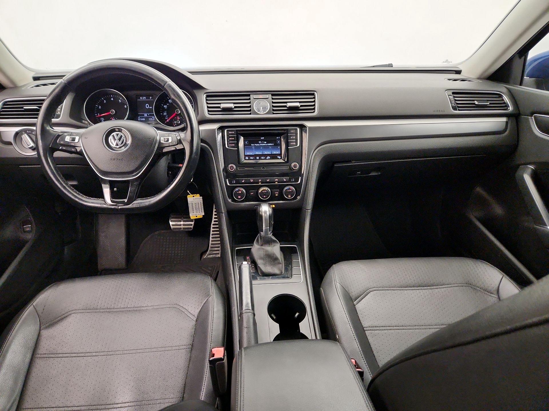 Thumbnail: 2016 Volkswagen Passat - 9