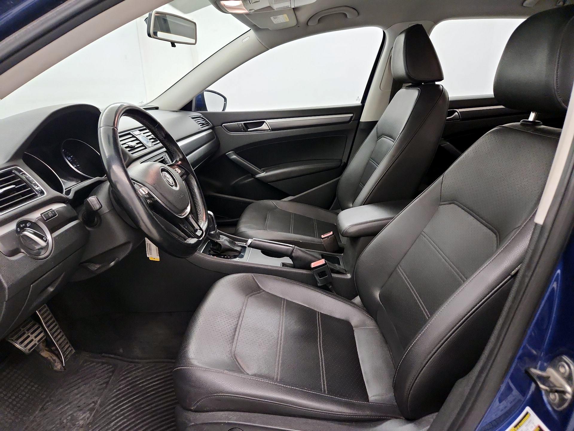 Thumbnail: 2016 Volkswagen Passat - 11