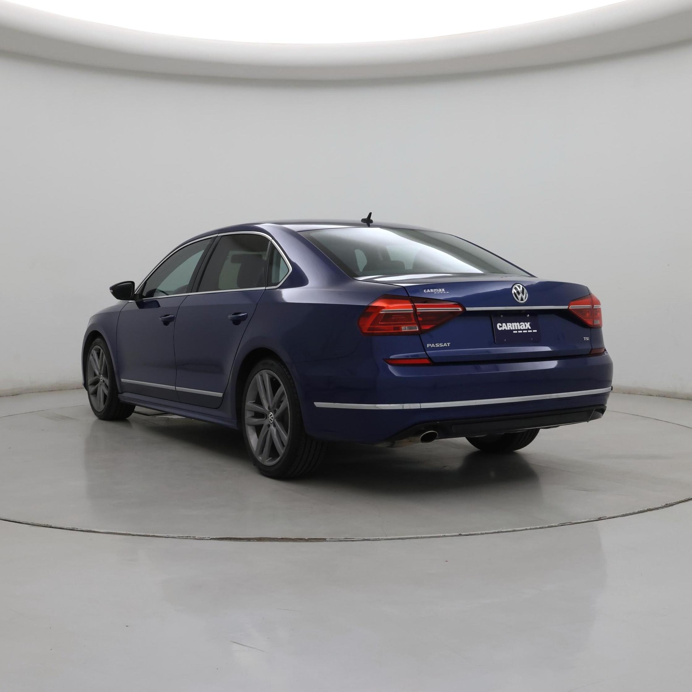 Thumbnail: 2016 Volkswagen Passat - 2