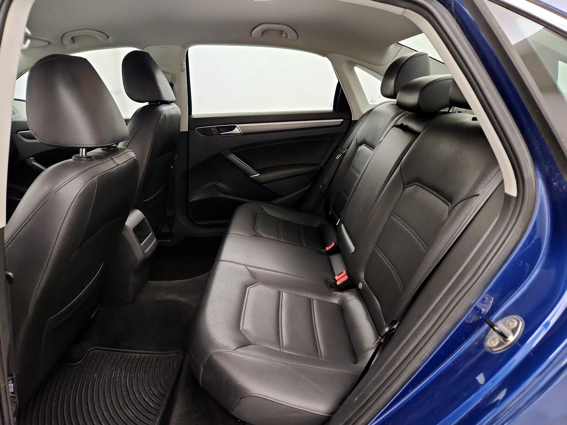 Thumbnail: 2016 Volkswagen Passat - 19