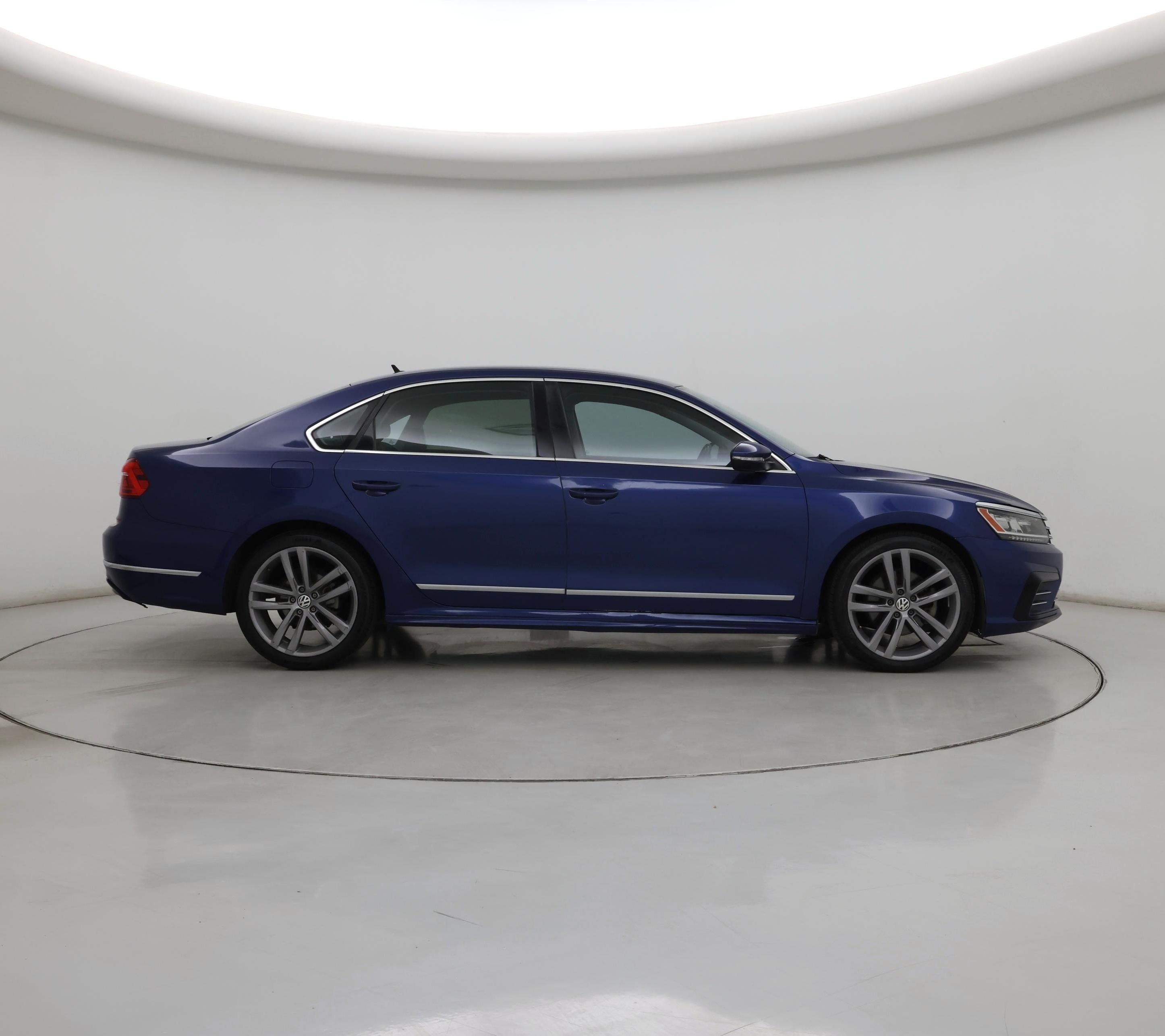 Thumbnail: 2016 Volkswagen Passat - 7