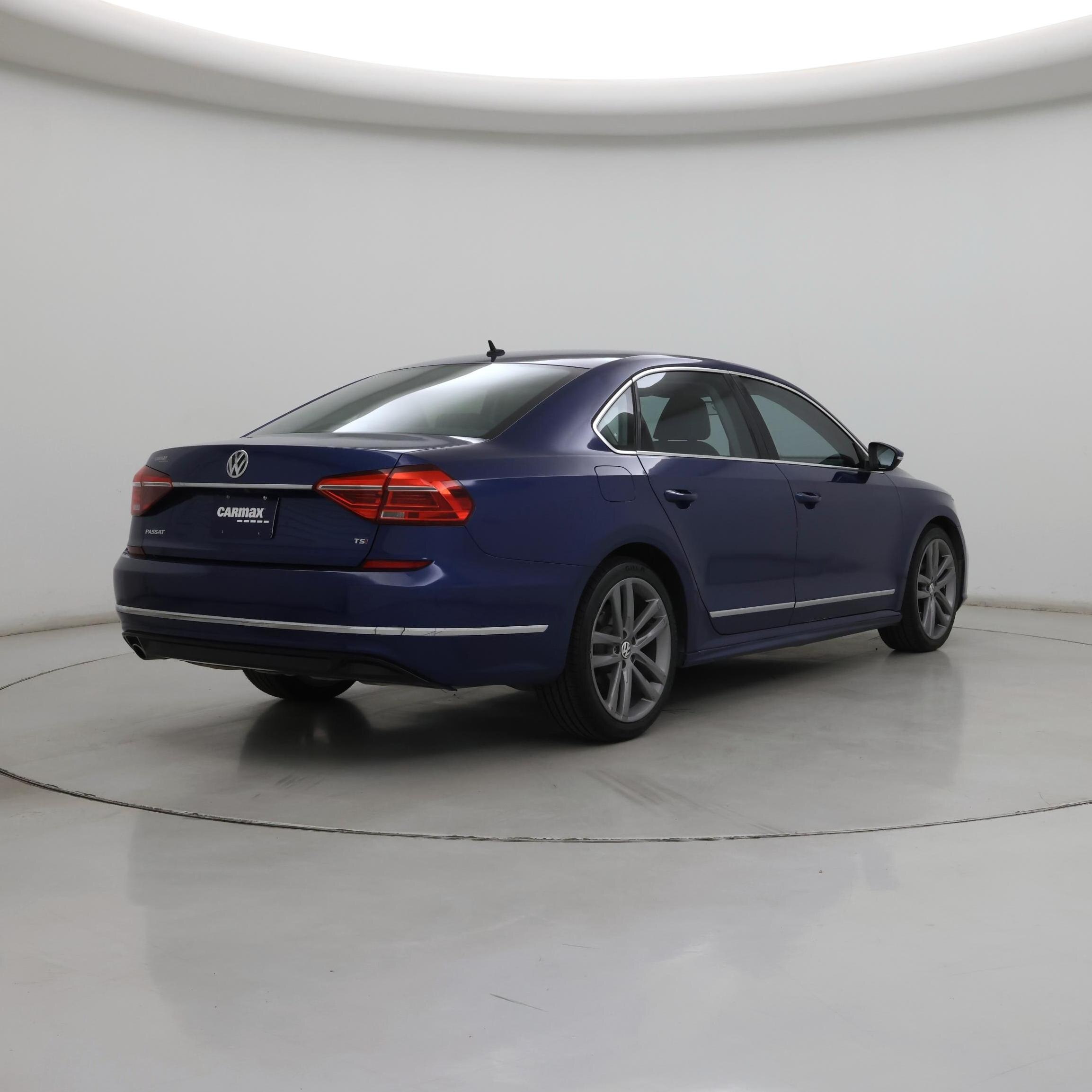 Thumbnail: 2016 Volkswagen Passat - 8