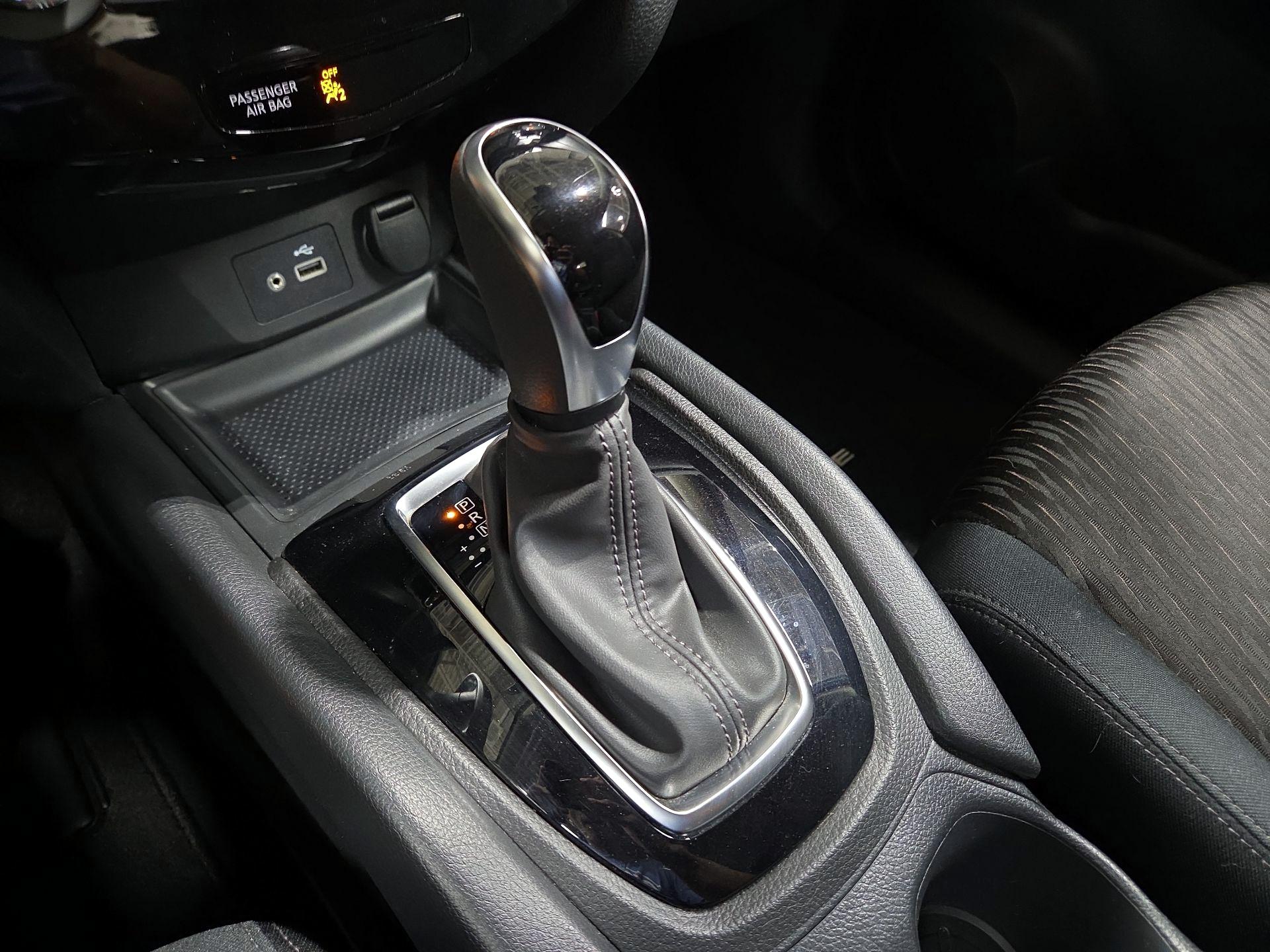 Thumbnail: 2019 Nissan Rogue - 17