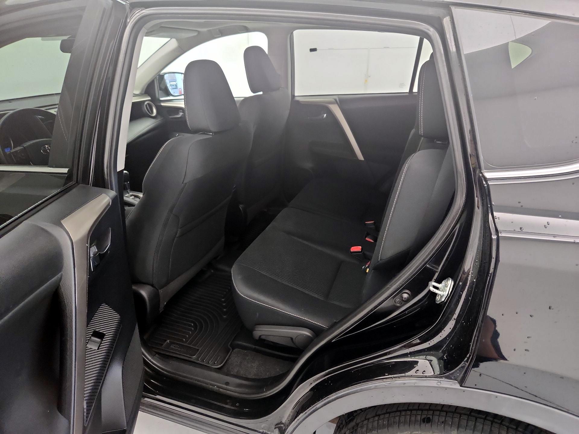 Thumbnail: 2015 Toyota RAV4 - 20