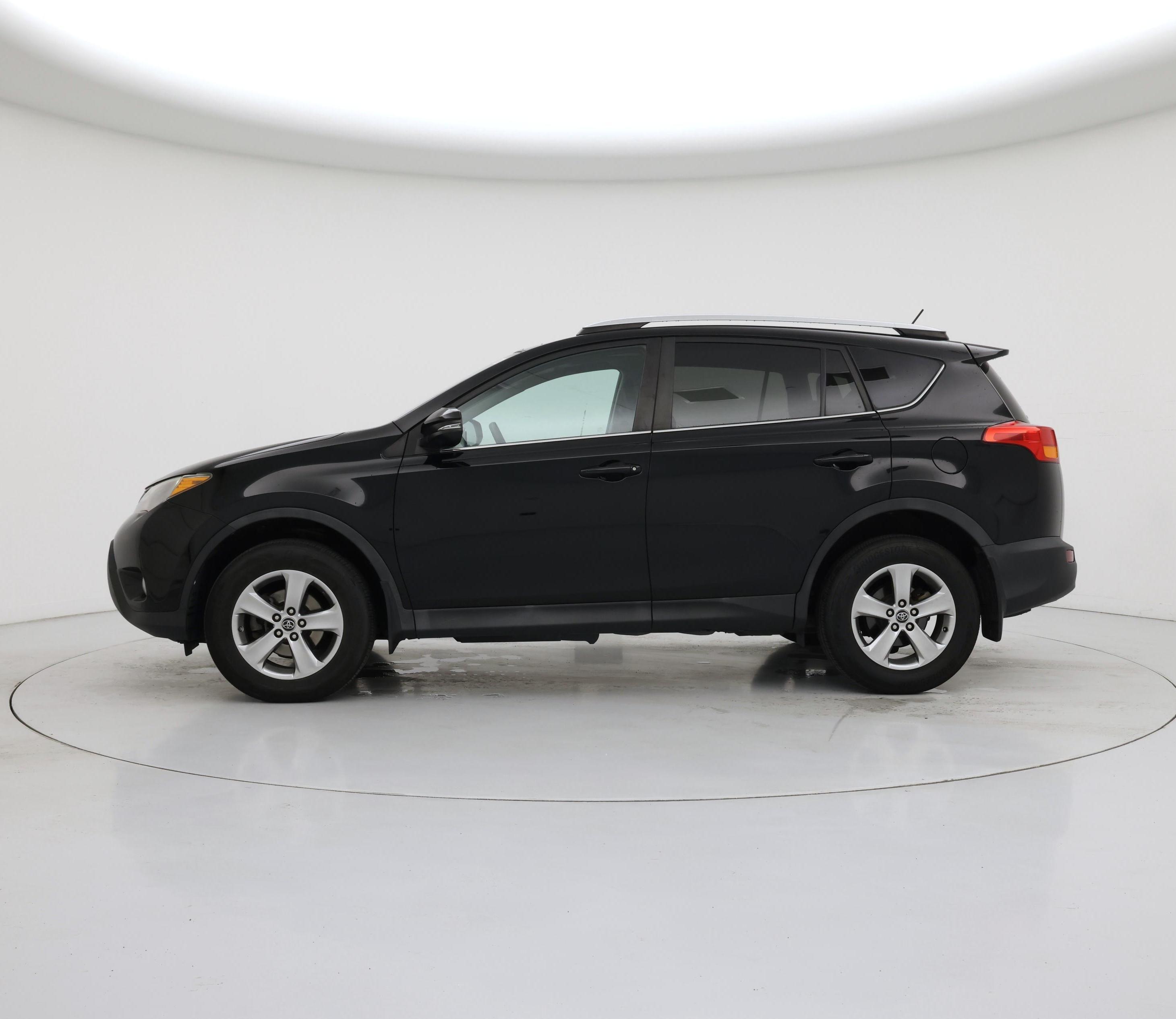 Thumbnail: 2015 Toyota RAV4 - 3