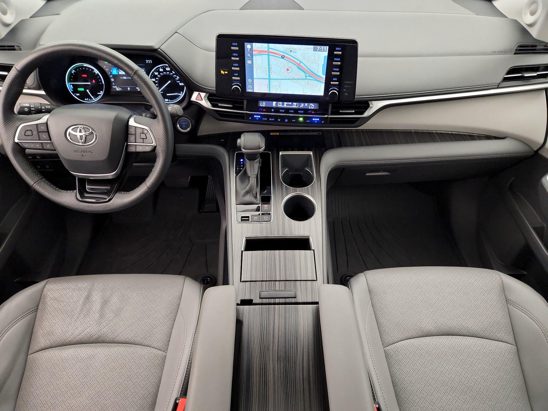 Thumbnail: 2022 Toyota Sienna - 9