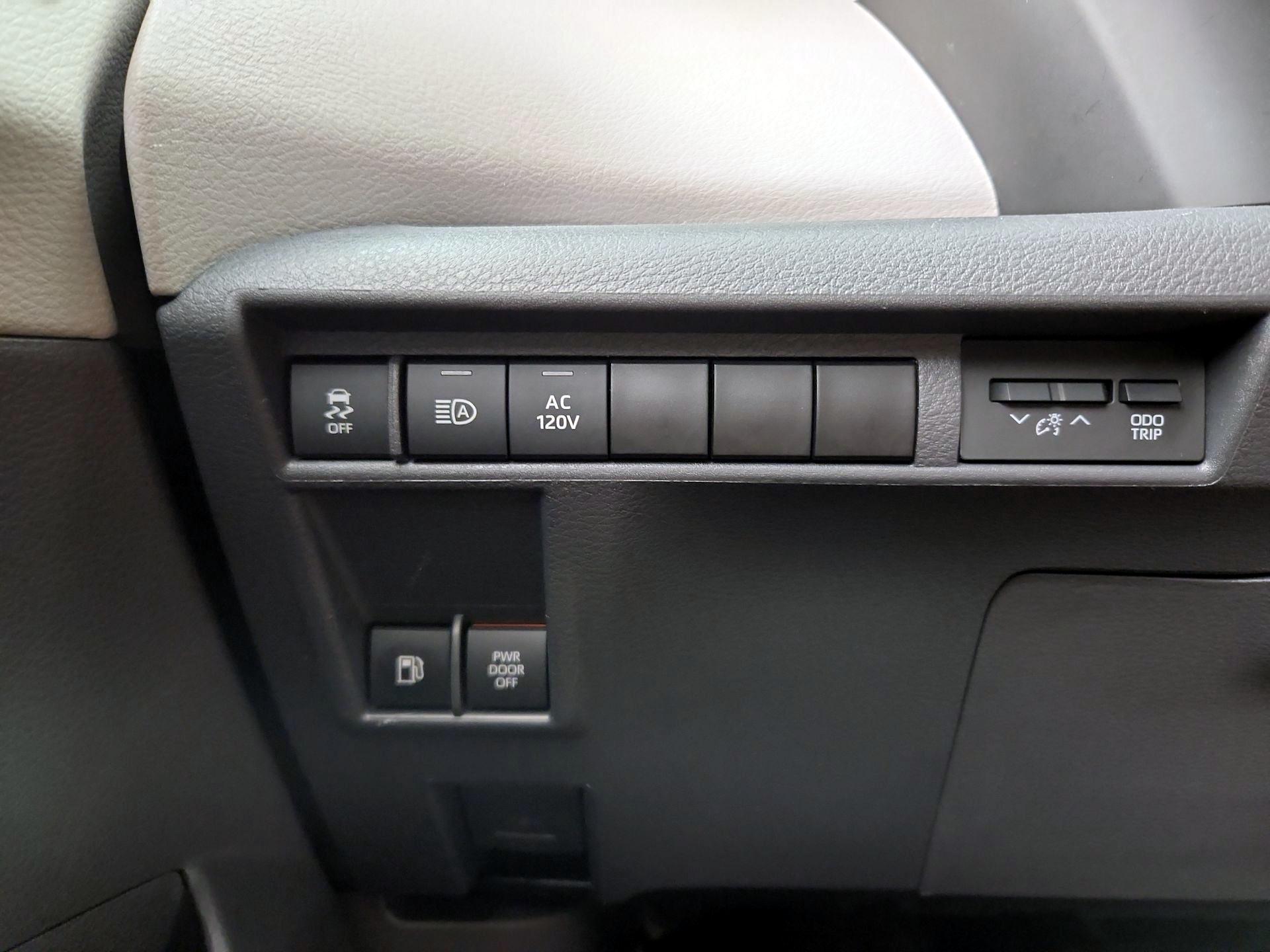 Thumbnail: 2022 Toyota Sienna - 13