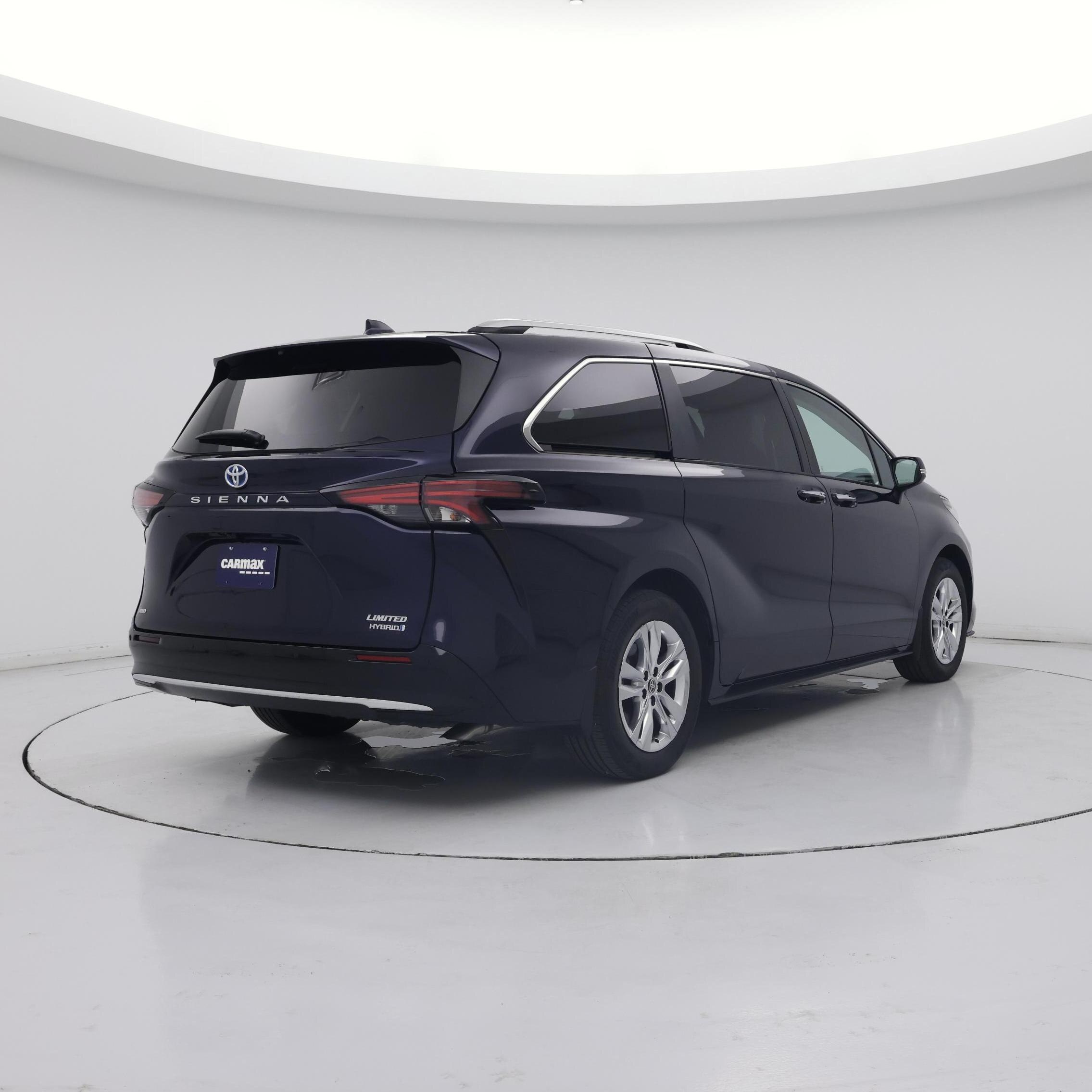 Thumbnail: 2022 Toyota Sienna - 8