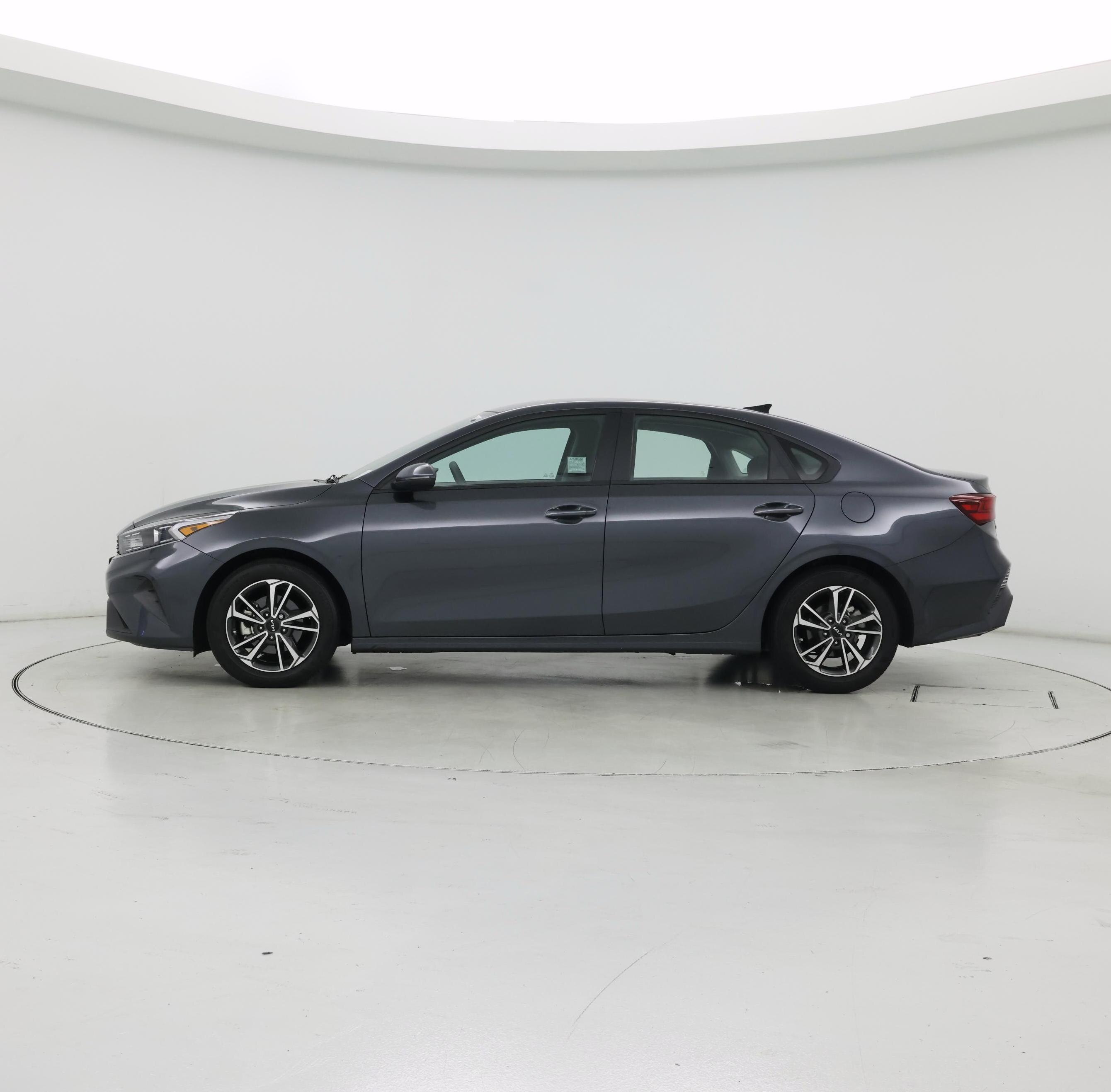Thumbnail: 2023 Kia Forte - 3