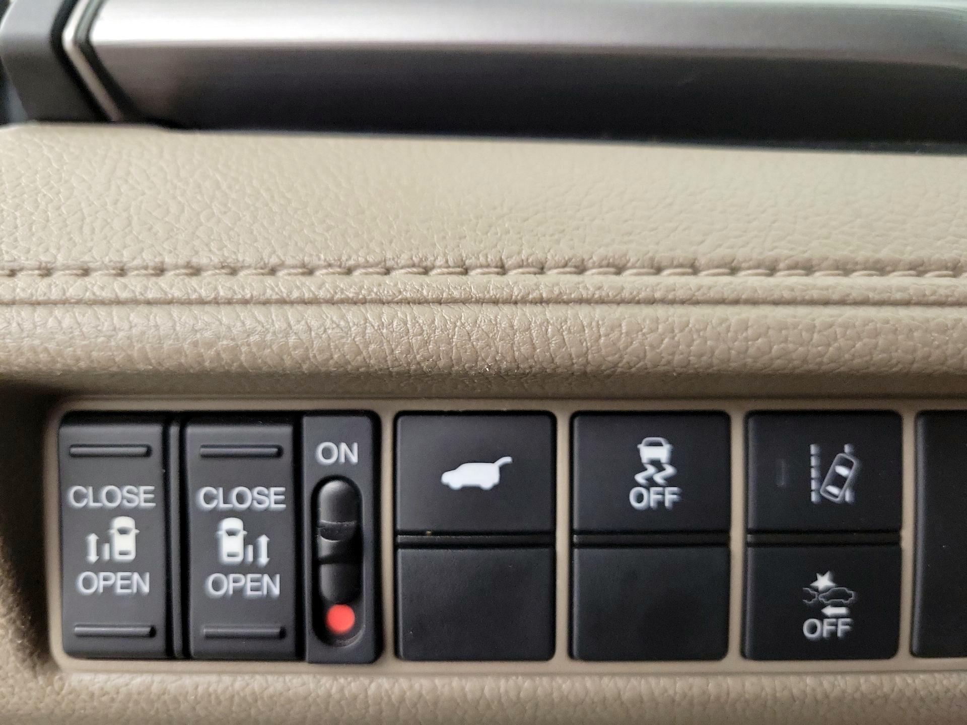 Thumbnail: 2019 Honda Odyssey - 13