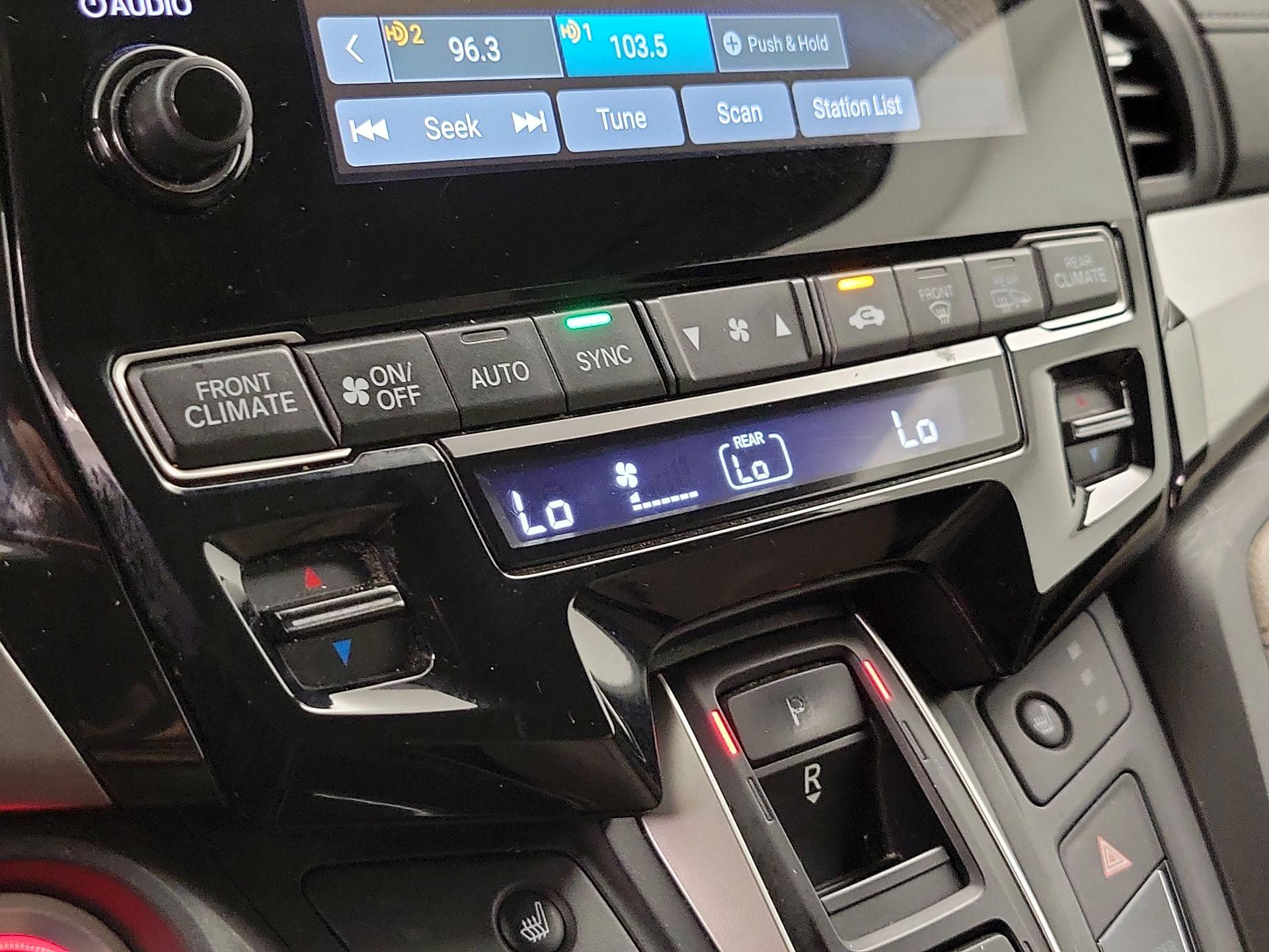 Thumbnail: 2019 Honda Odyssey - 16