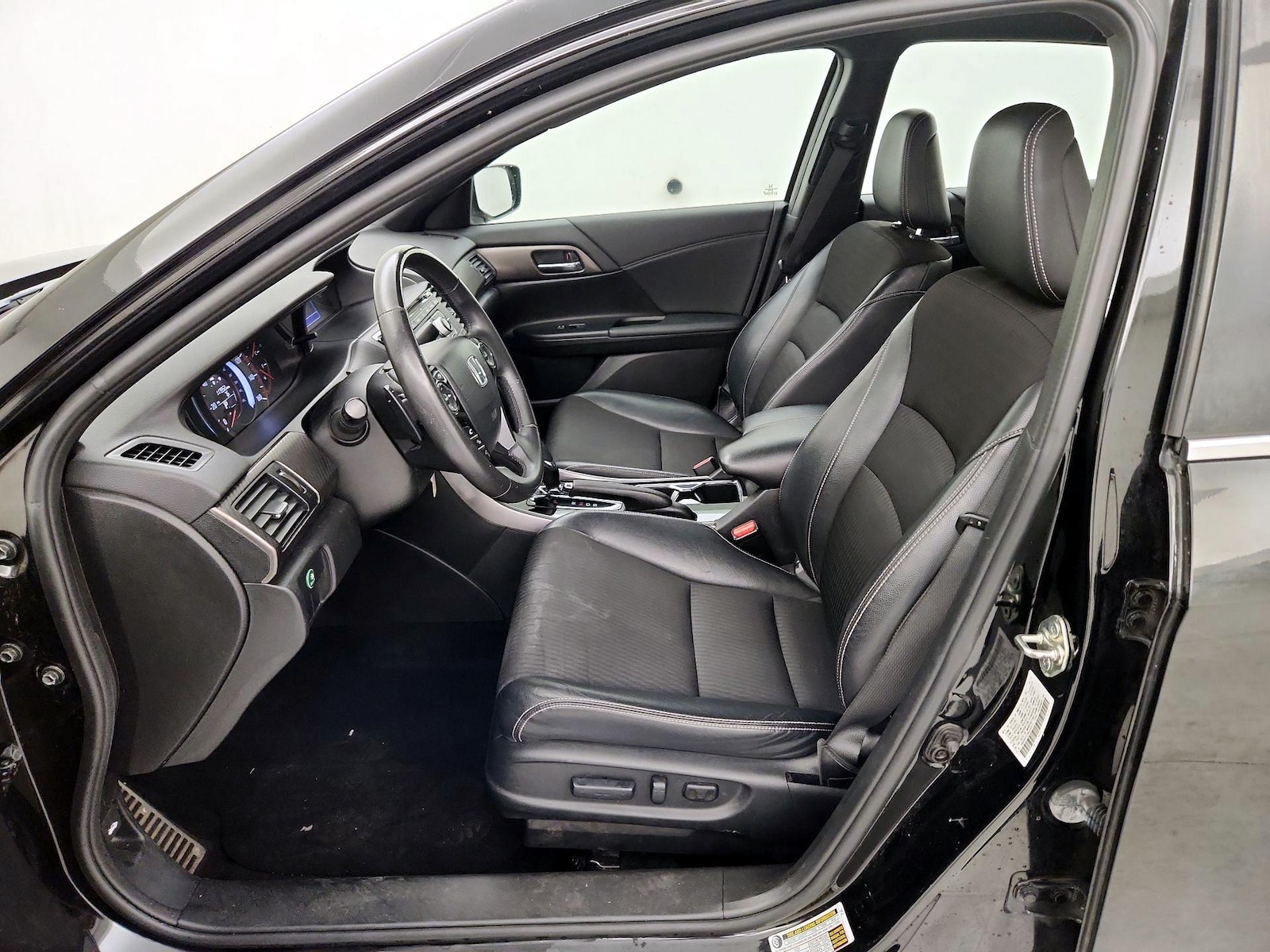 Power Seat(s) & Side Airbags