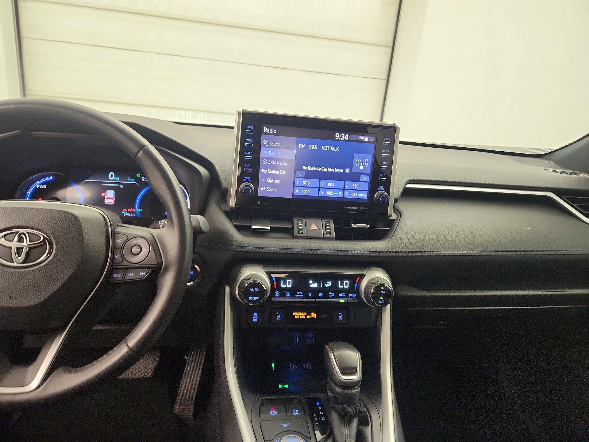 Thumbnail: 2022 Toyota RAV4 - 9