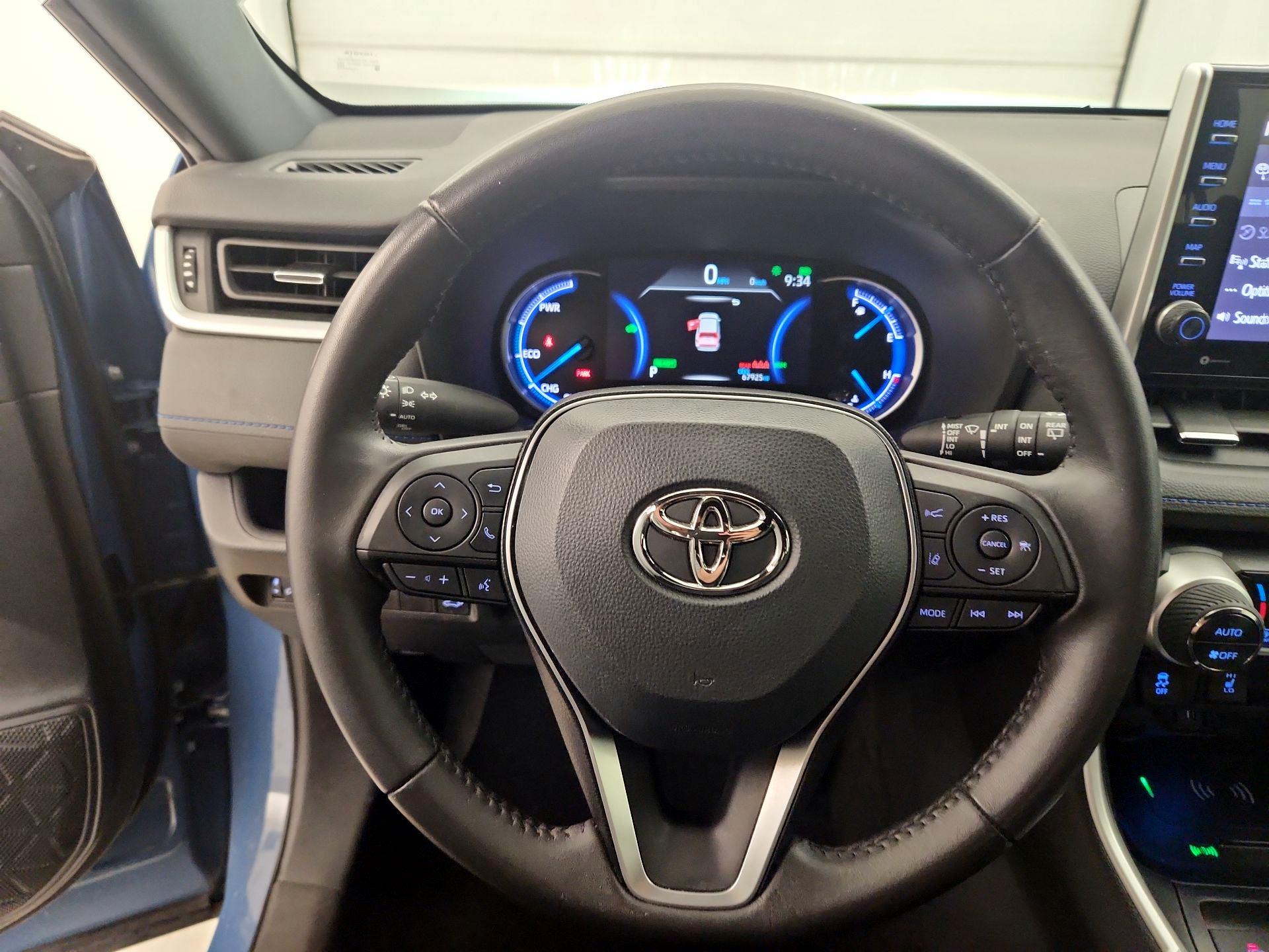 Thumbnail: 2022 Toyota RAV4 - 10