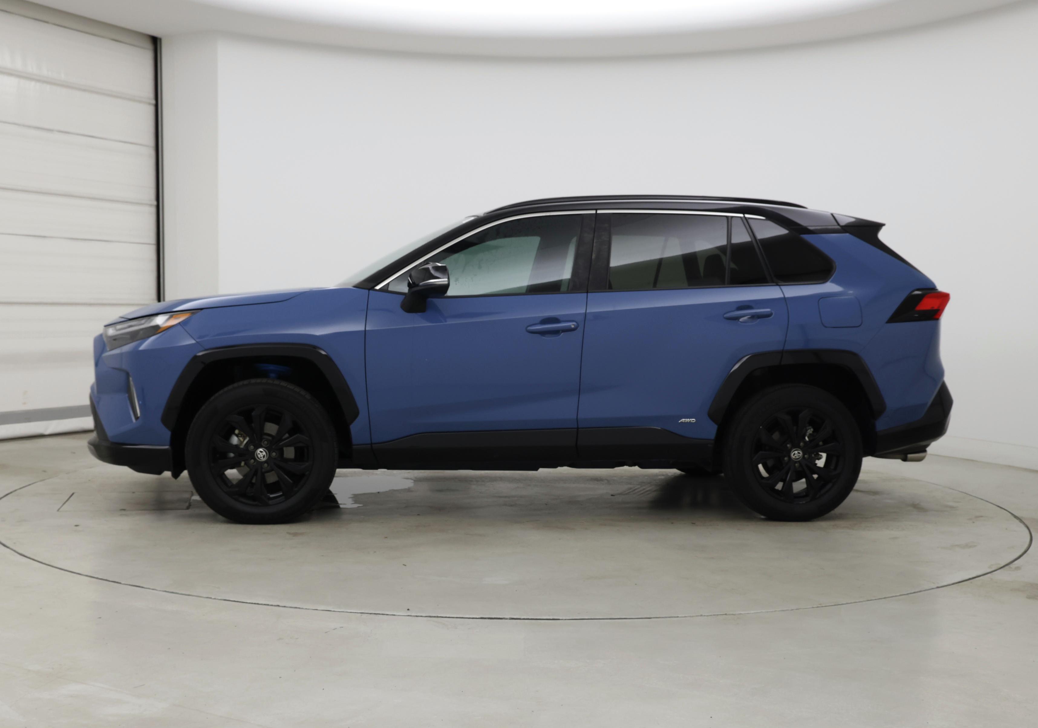 Thumbnail: 2022 Toyota RAV4 - 3