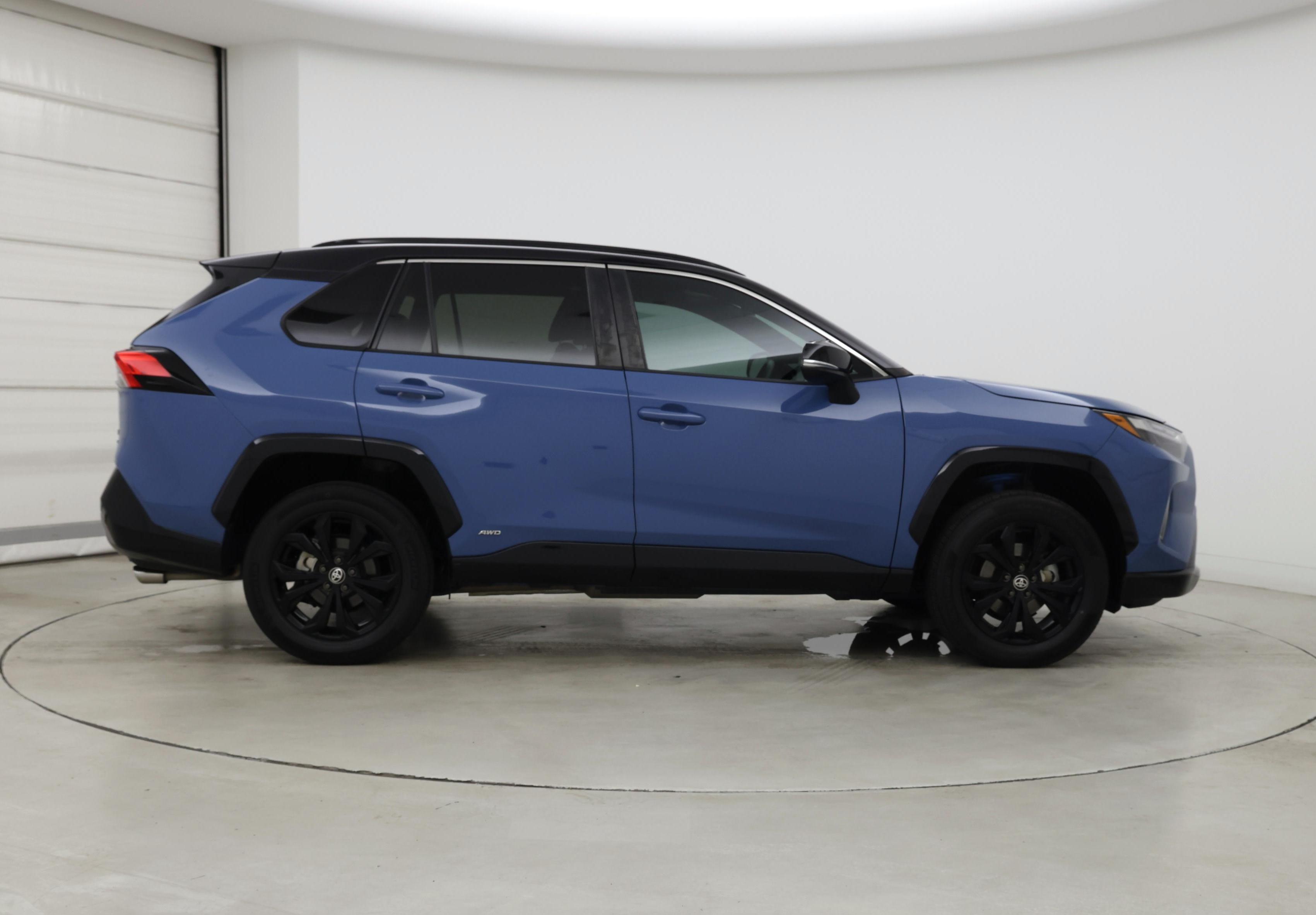 Thumbnail: 2022 Toyota RAV4 - 7