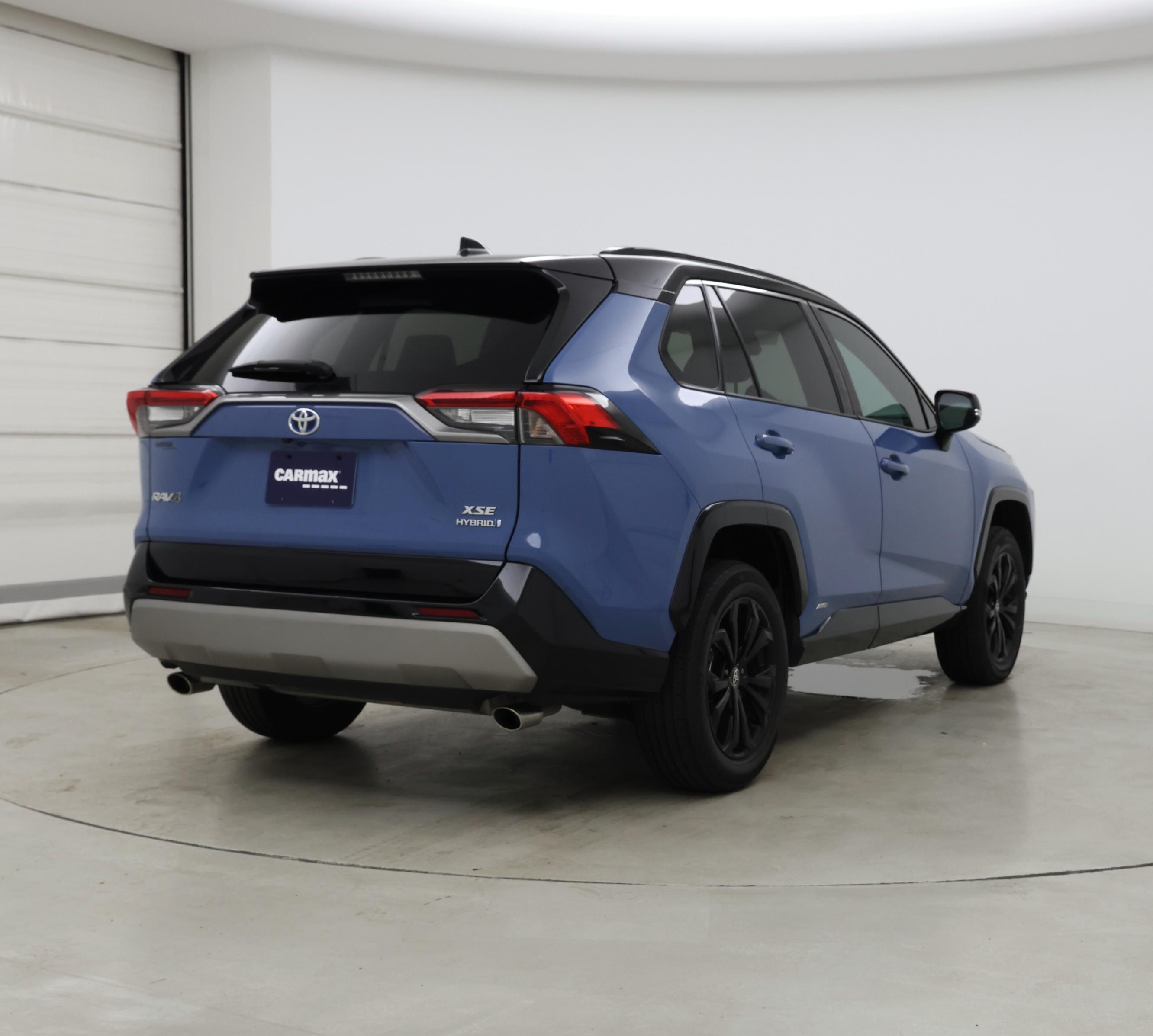 Thumbnail: 2022 Toyota RAV4 - 8
