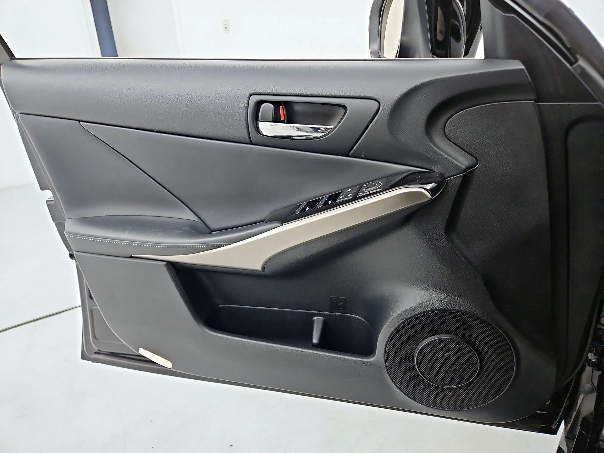 Thumbnail: 2014 Lexus IS - 12