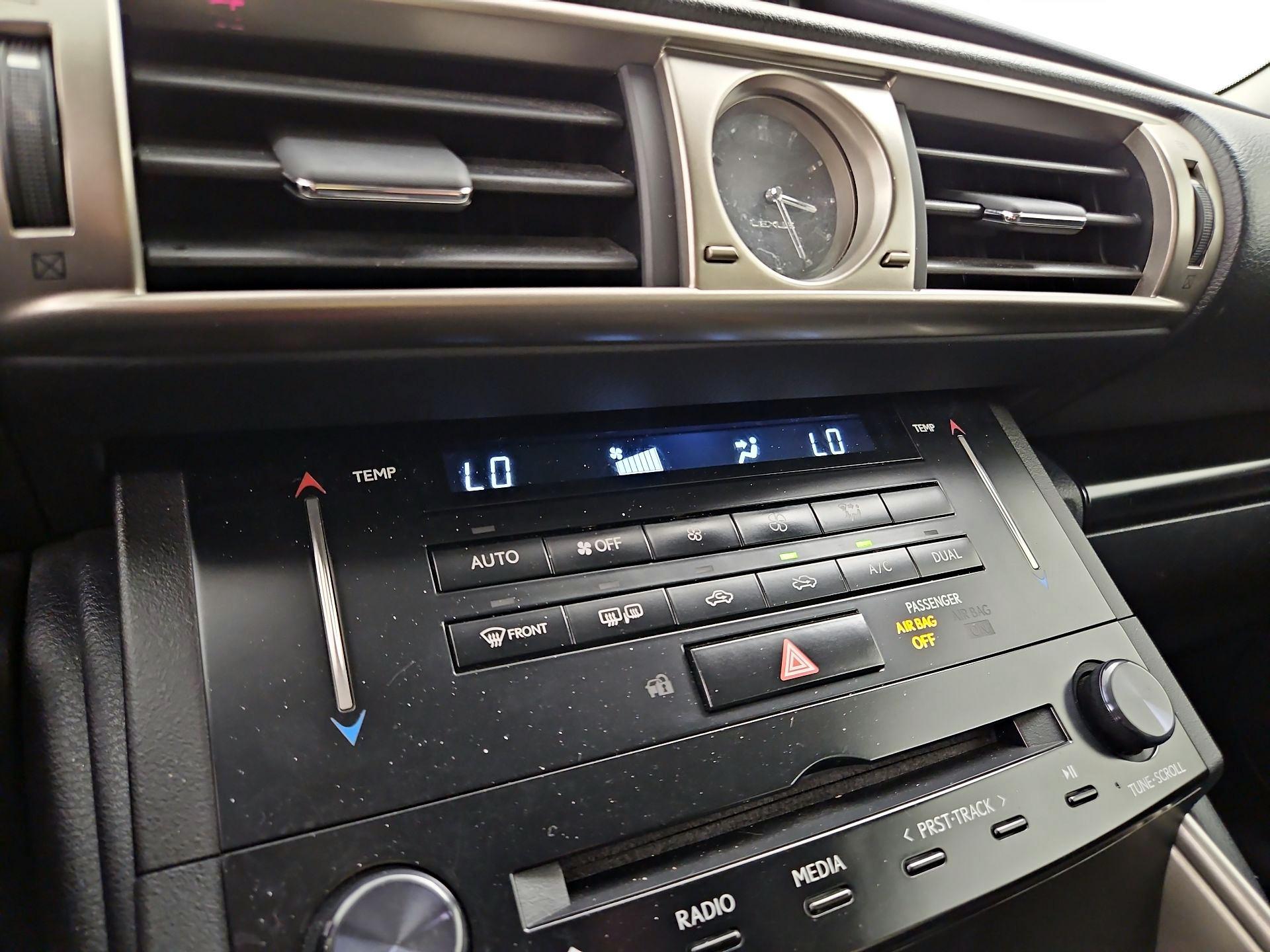Thumbnail: 2014 Lexus IS - 14