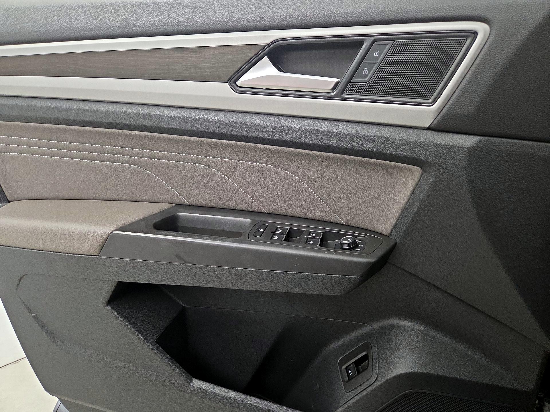 Thumbnail: 2022 Volkswagen Atlas - 12