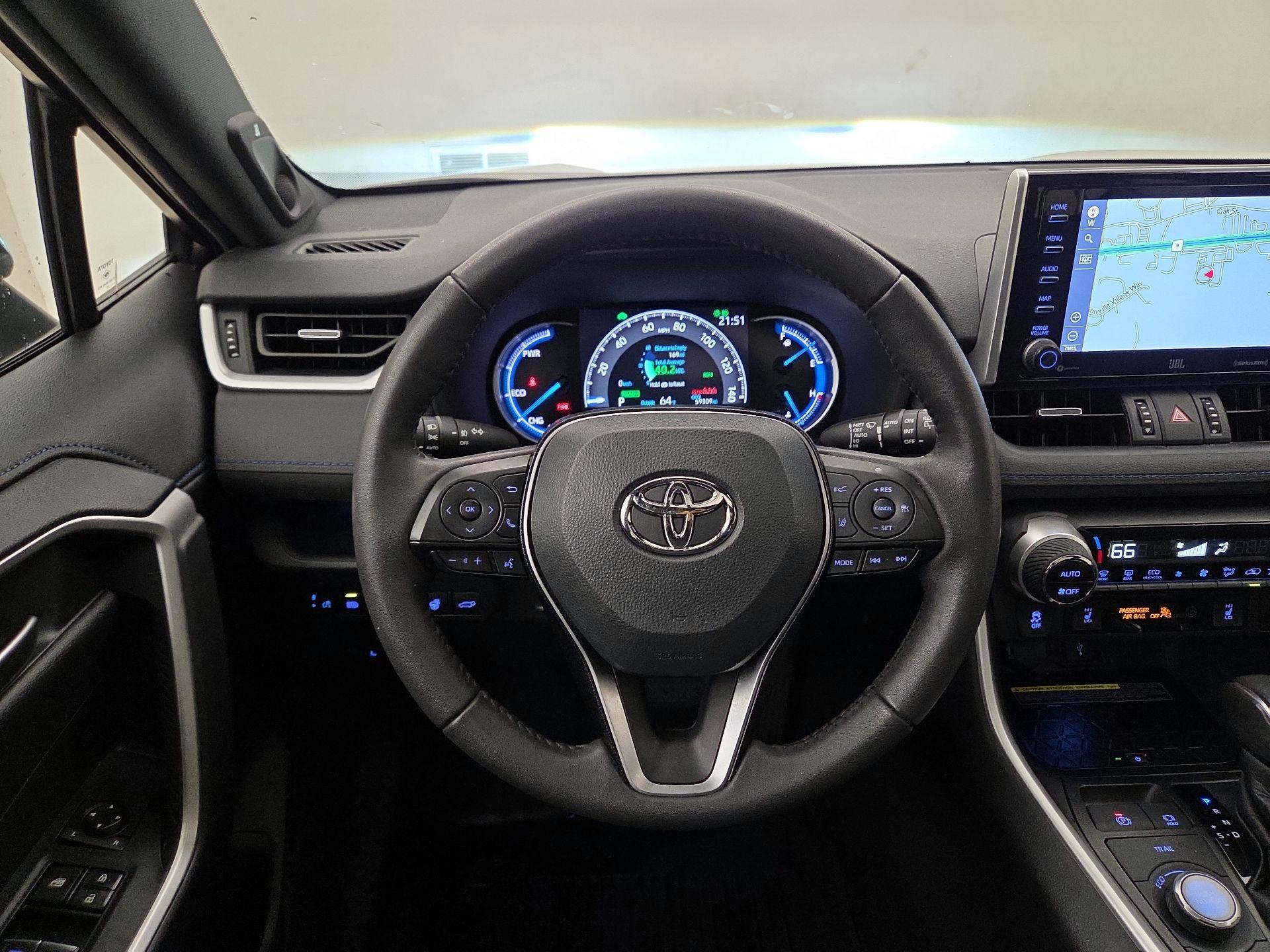 Thumbnail: 2021 Toyota RAV4 - 10